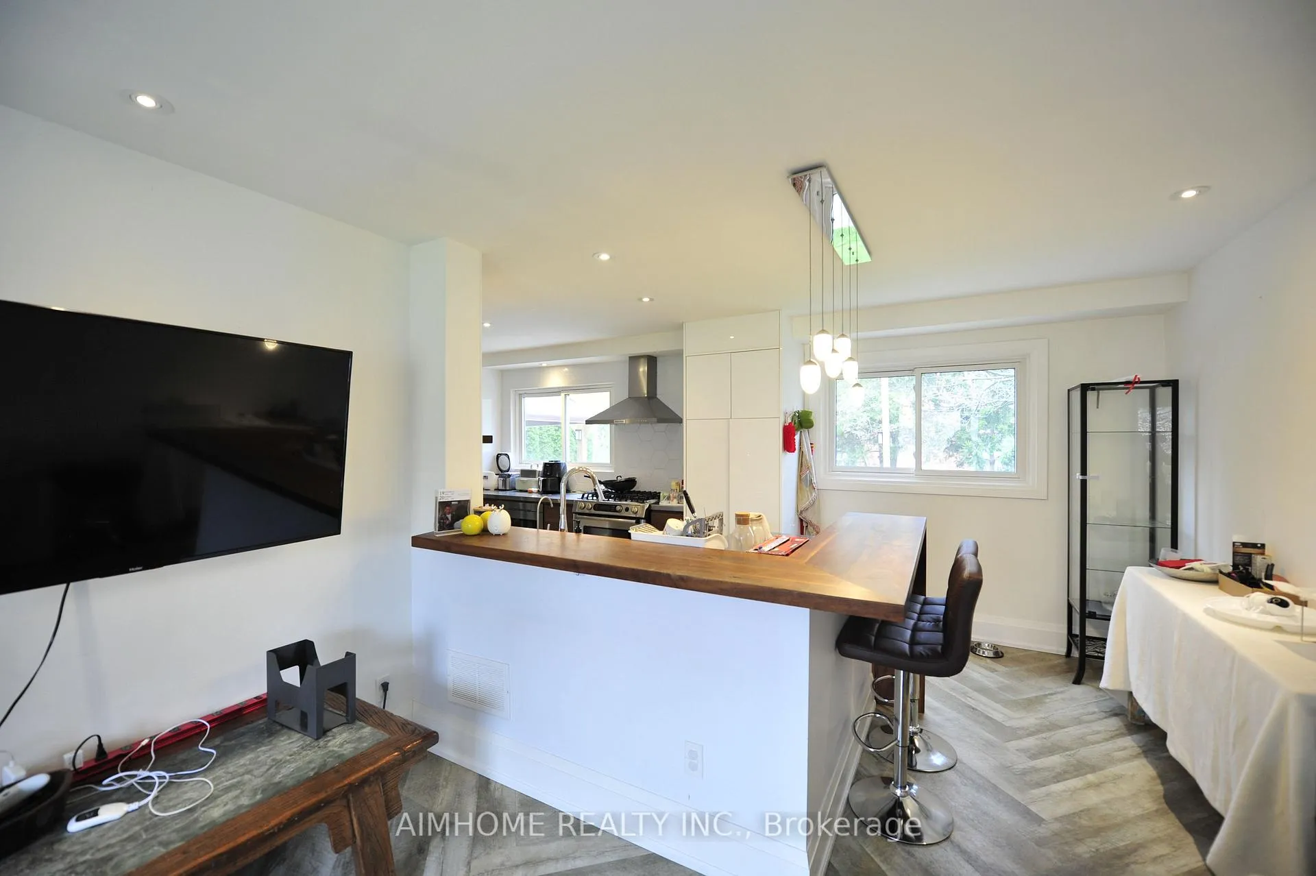 Photo 4 of 38 Sir Brandiles Place, Markham, Markham Village — HOMEH
