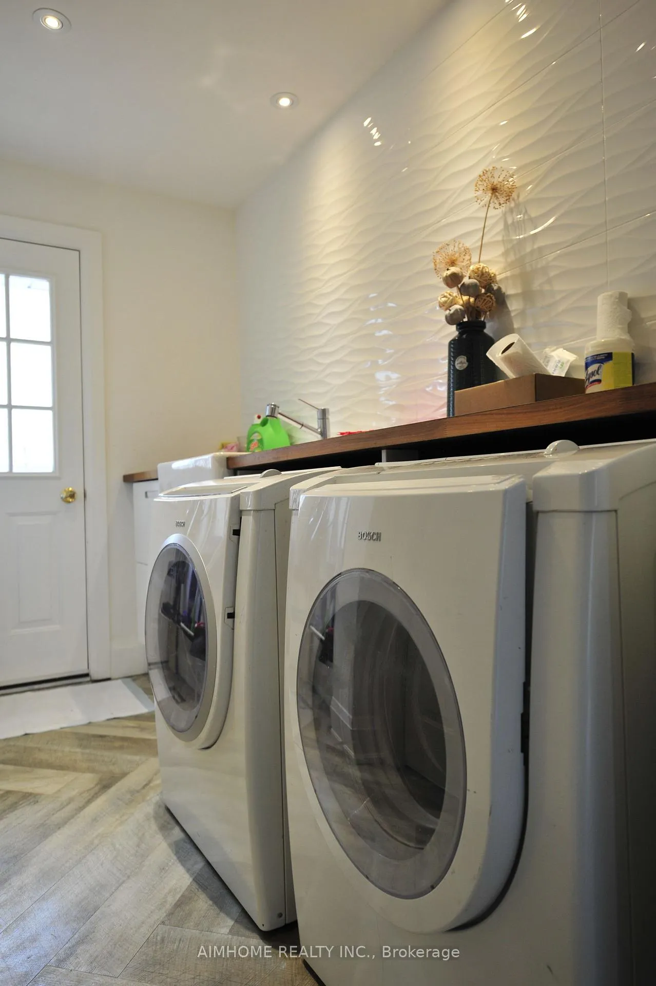 Photo 5 of 38 Sir Brandiles Place, Markham, Markham Village — HOMEH