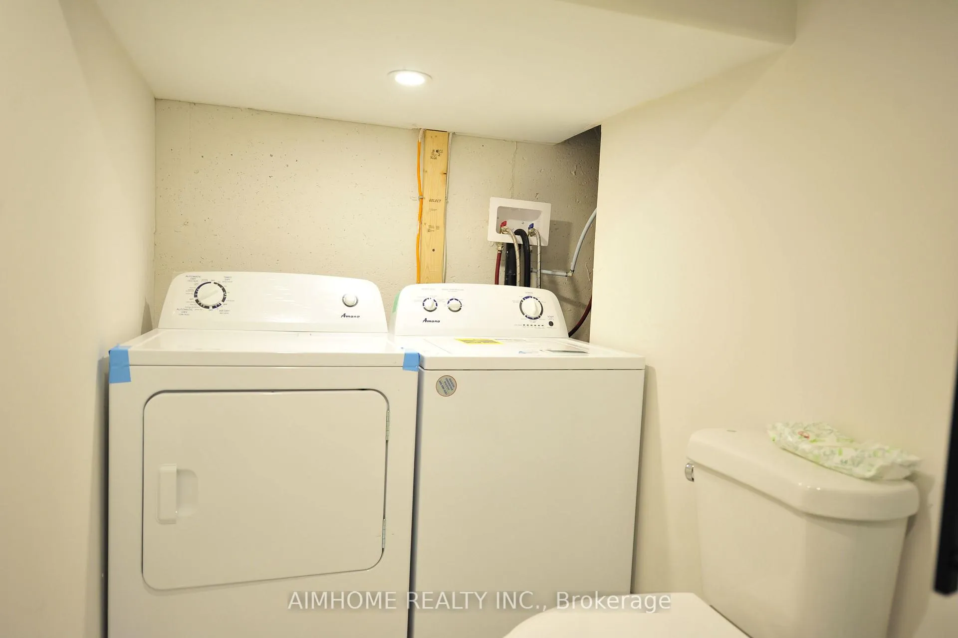 Photo 8 of 38 Sir Brandiles Place, Markham, Markham Village — HOMEH