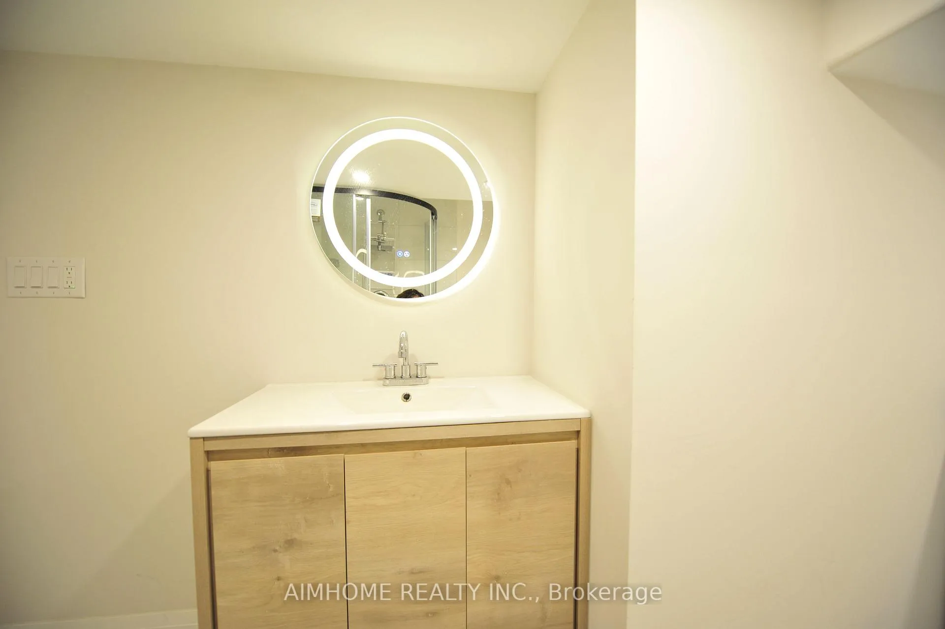 Photo 10 of 38 Sir Brandiles Place, Markham, Markham Village — HOMEH