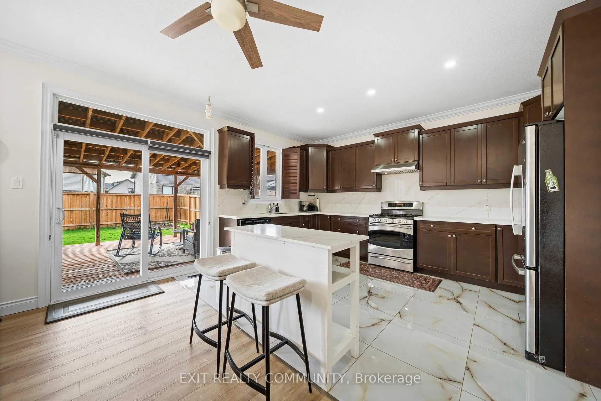 Photo 6 of 1803 Jubilee Drive, London, North E — HOMEH