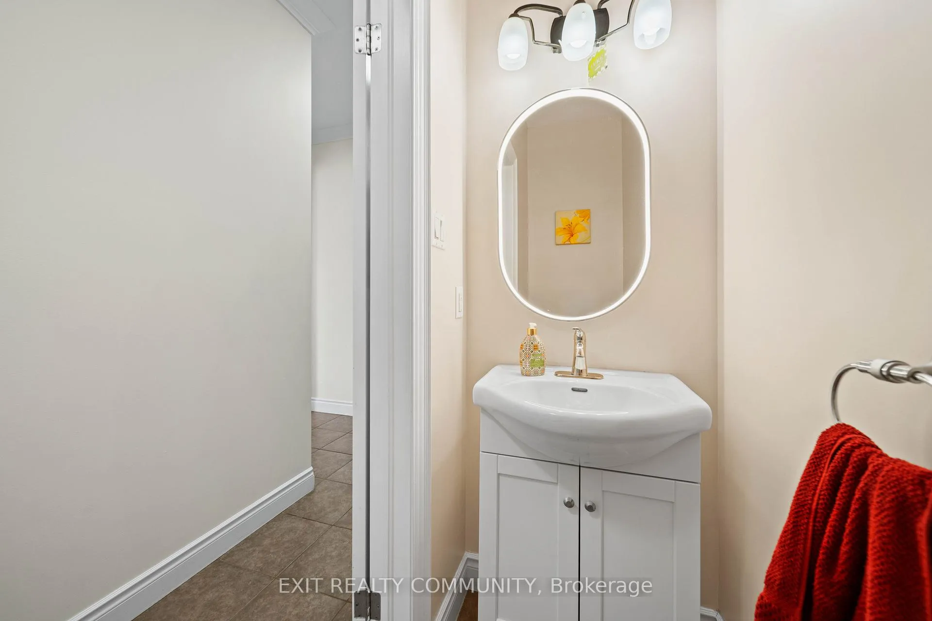 Photo 9 of 1803 Jubilee Drive, London, North E — HOMEH