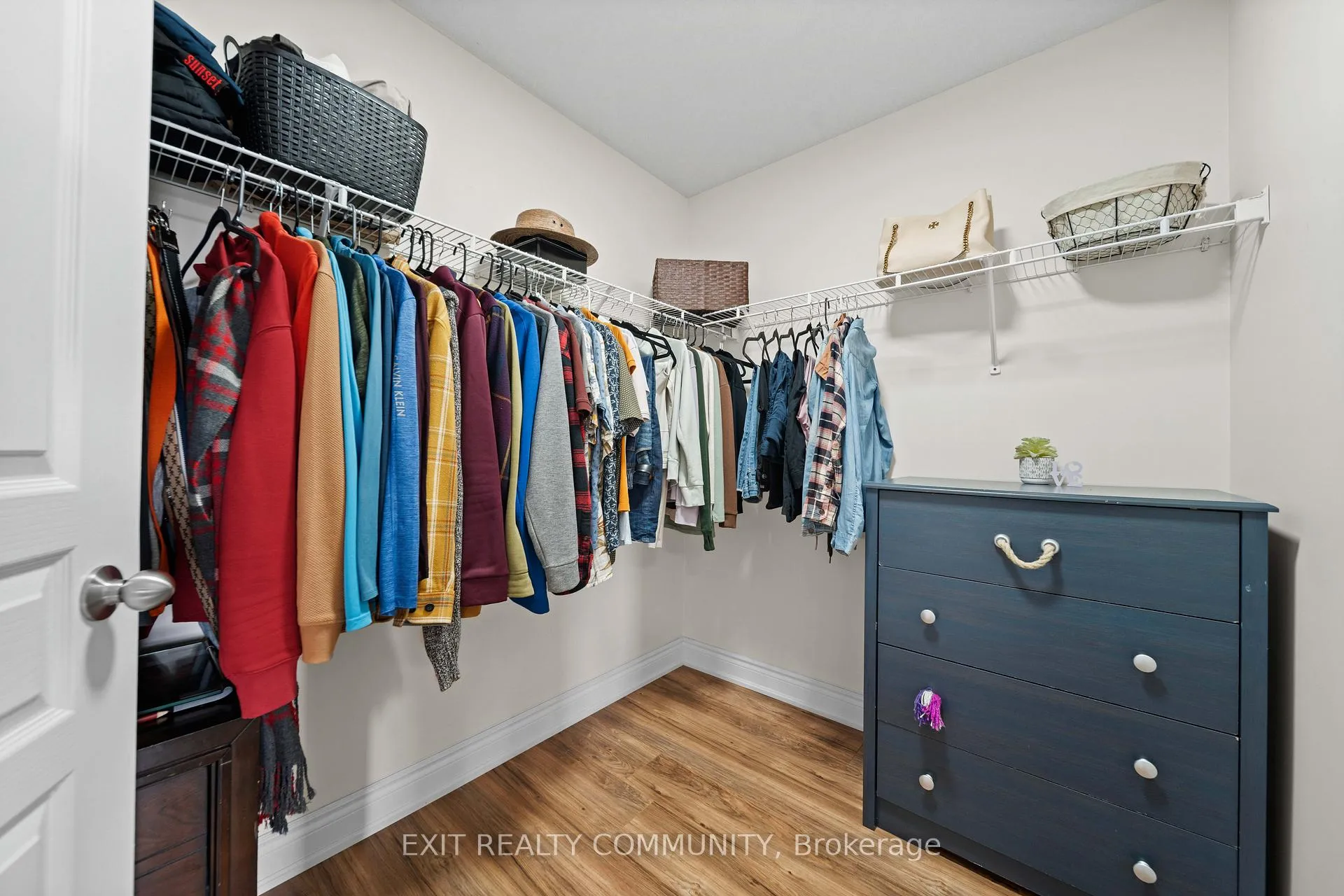 Photo 14 of 1803 Jubilee Drive, London, North E — HOMEH