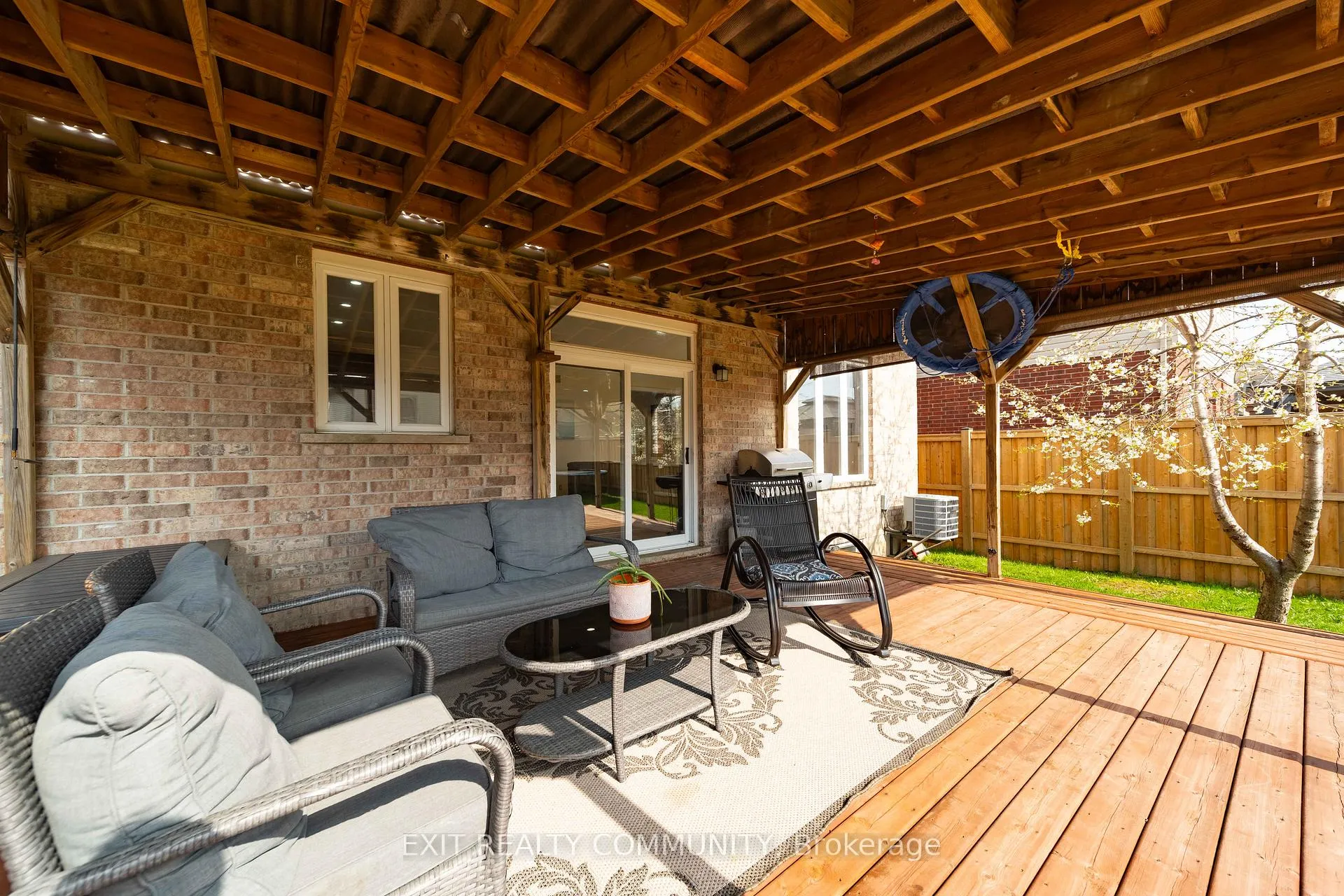 Photo 22 of 1803 Jubilee Drive, London, North E — HOMEH