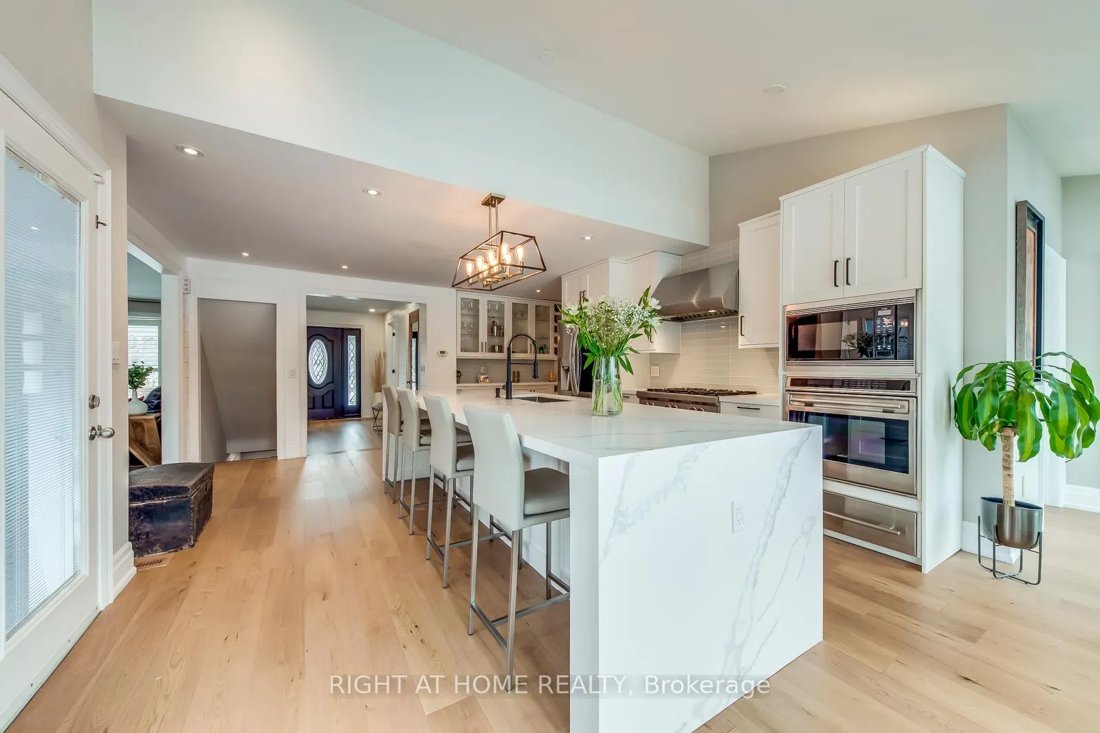 Photo 7 of 204 Walkers Line, Burlington, Roseland — HOMEH