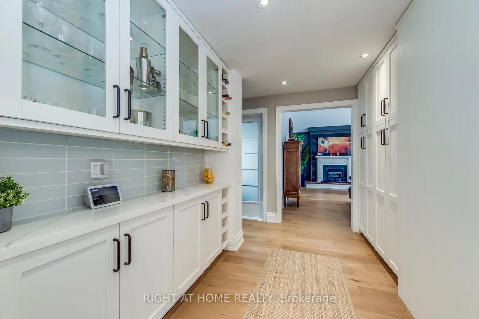 Photo 9 of 204 Walkers Line, Burlington, Roseland — HOMEH
