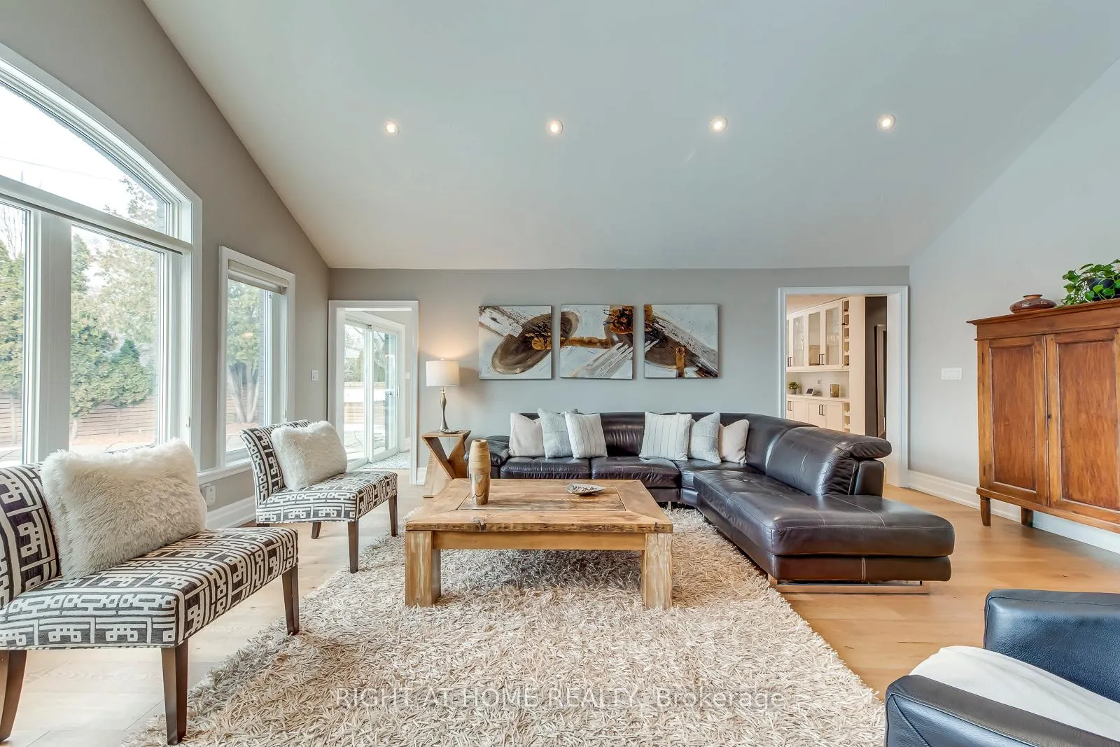 Photo 12 of 204 Walkers Line, Burlington, Roseland — HOMEH