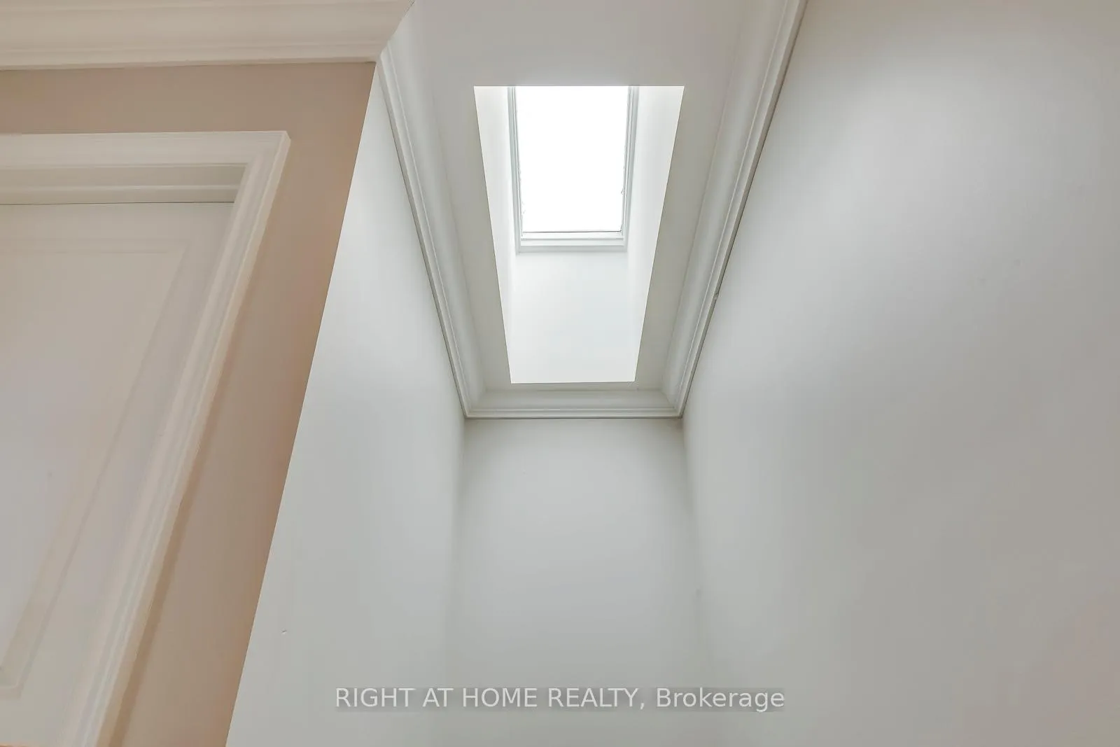 Photo 23 of 204 Walkers Line, Burlington, Roseland — HOMEH