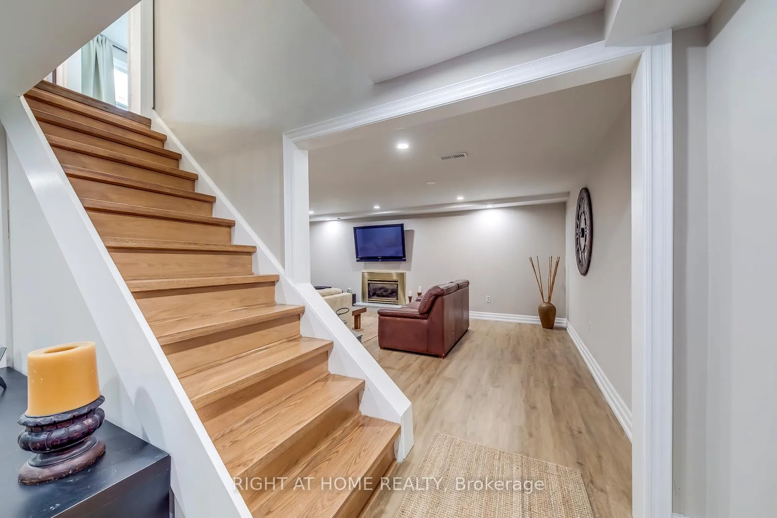 Photo 36 of 204 Walkers Line, Burlington, Roseland — HOMEH