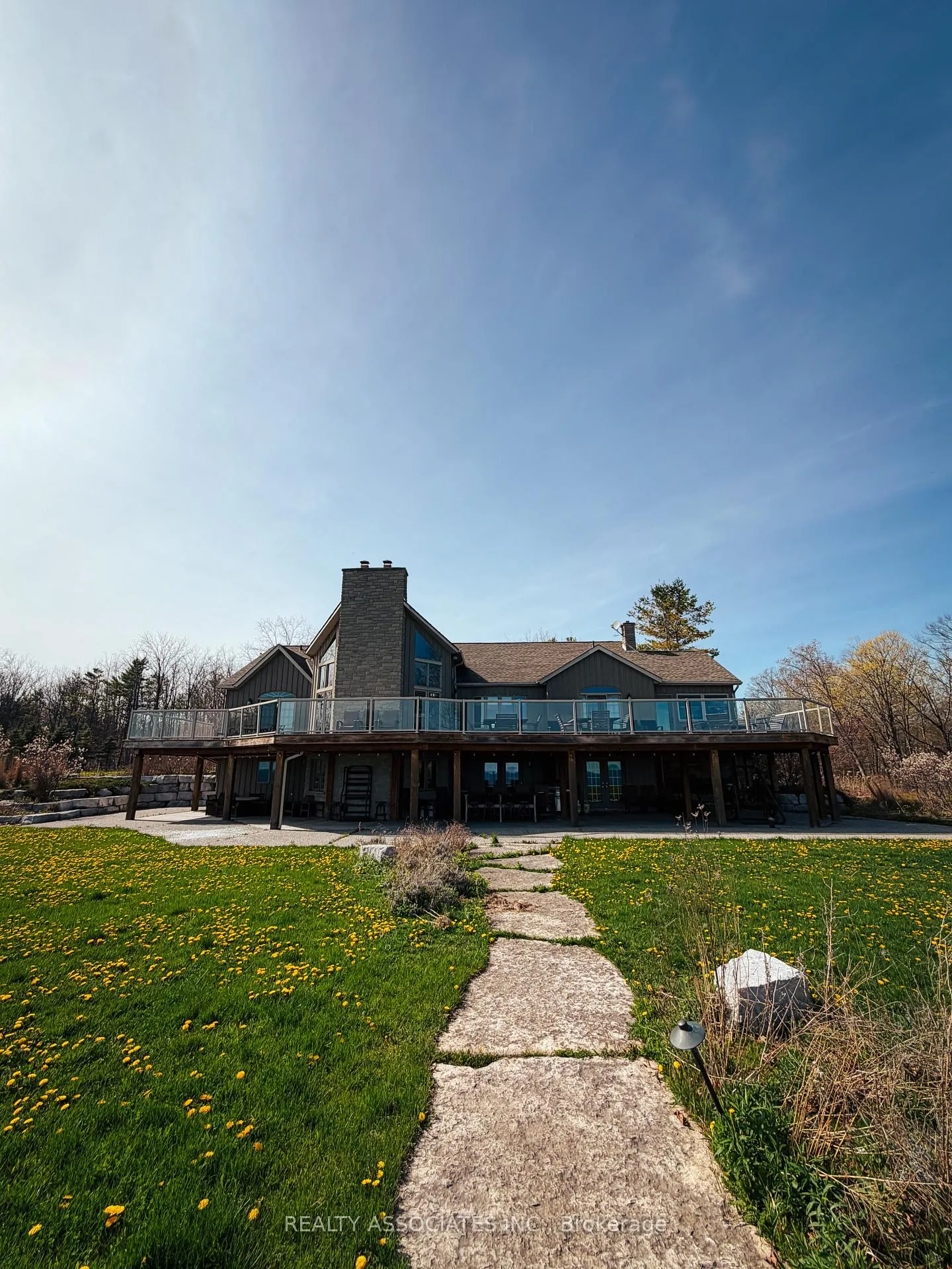 Photo of 2720 Front Road