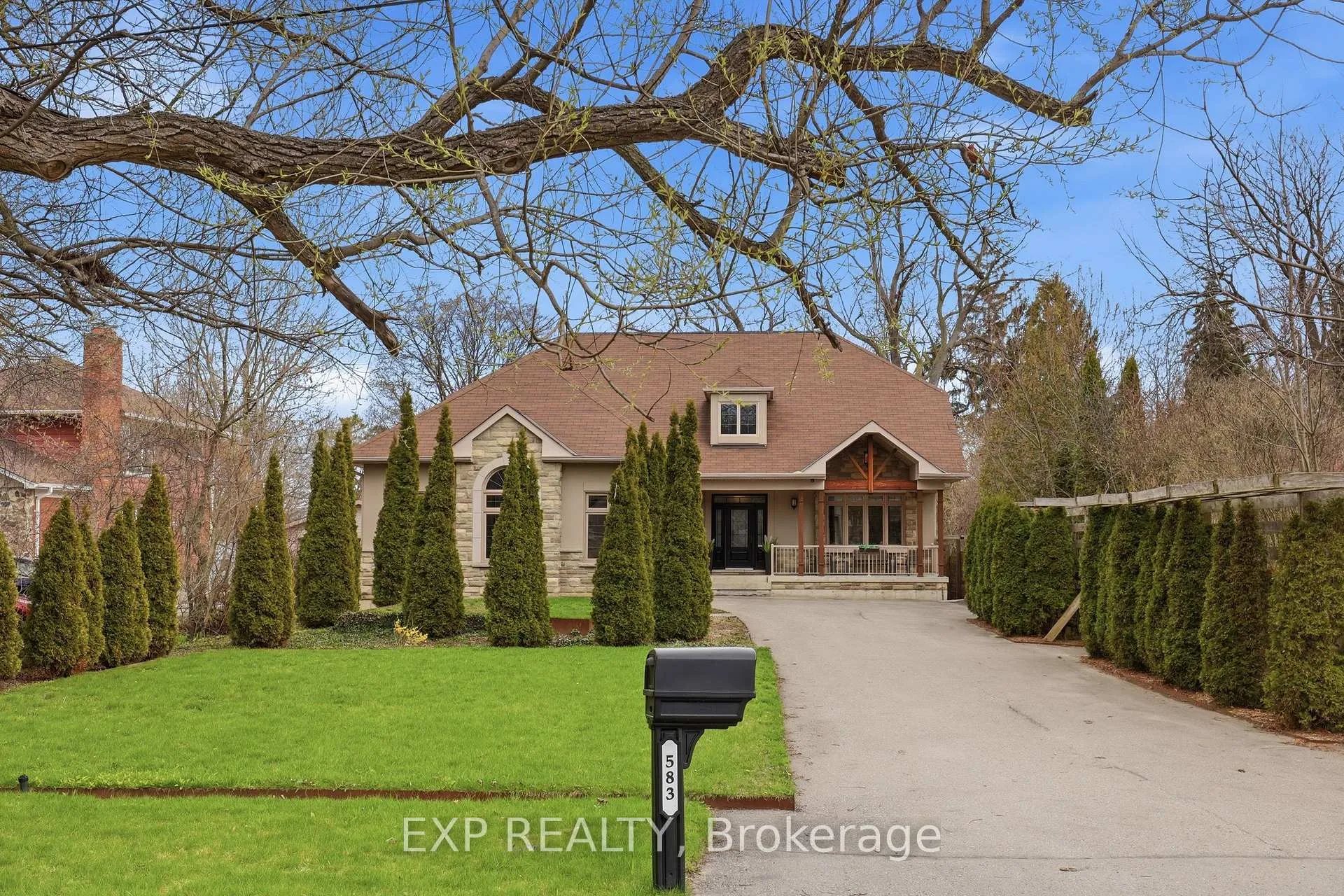 Photo 2 of 583 Park Crescent, Pickering, West Shore — HOMEH