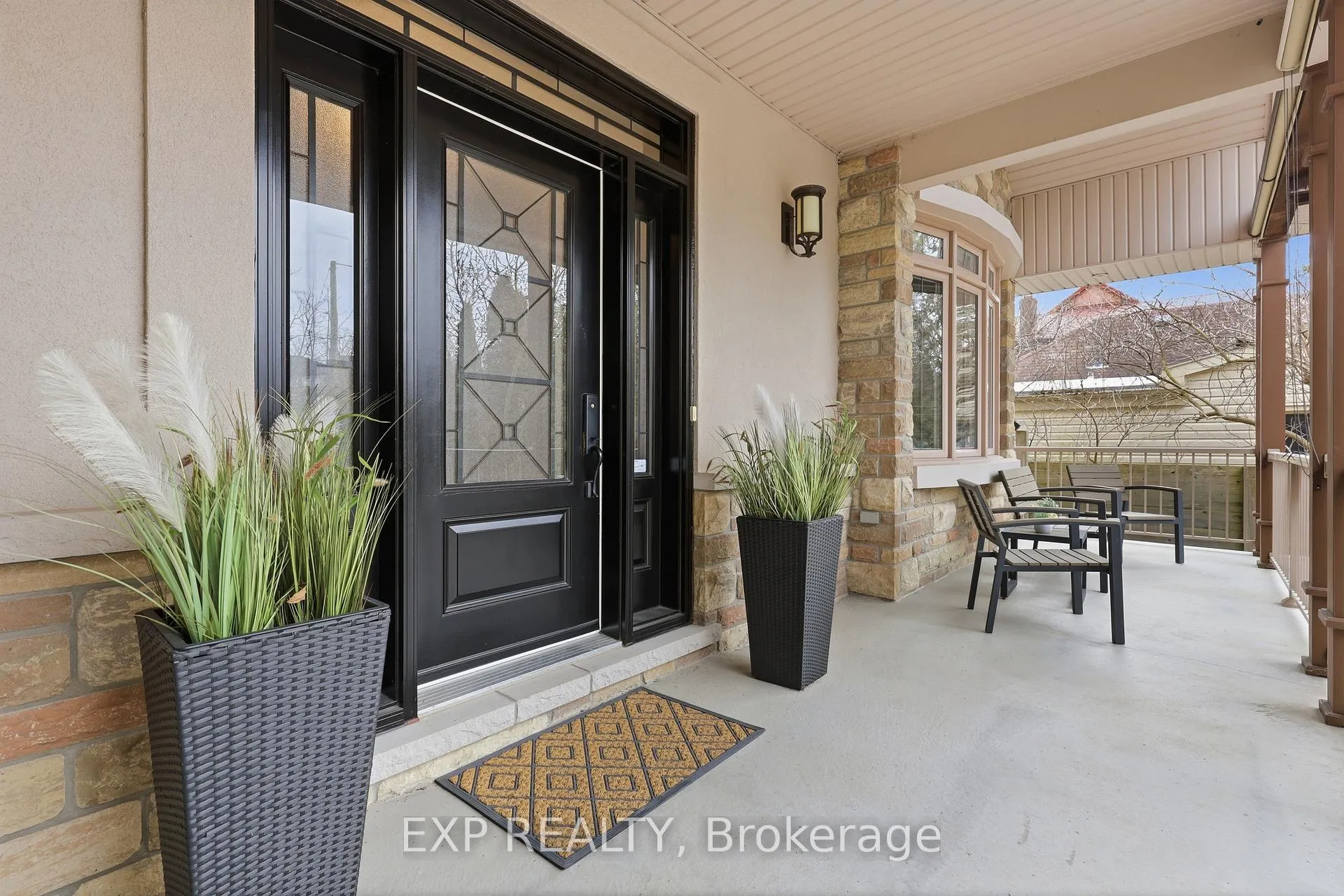 Photo 4 of 583 Park Crescent, Pickering, West Shore — HOMEH