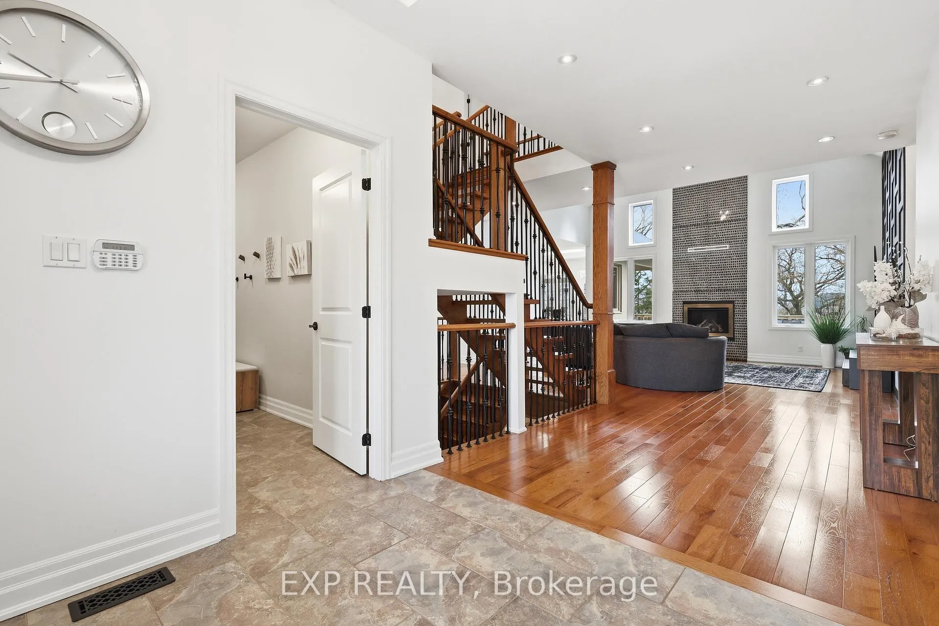Photo 8 of 583 Park Crescent, Pickering, West Shore — HOMEH