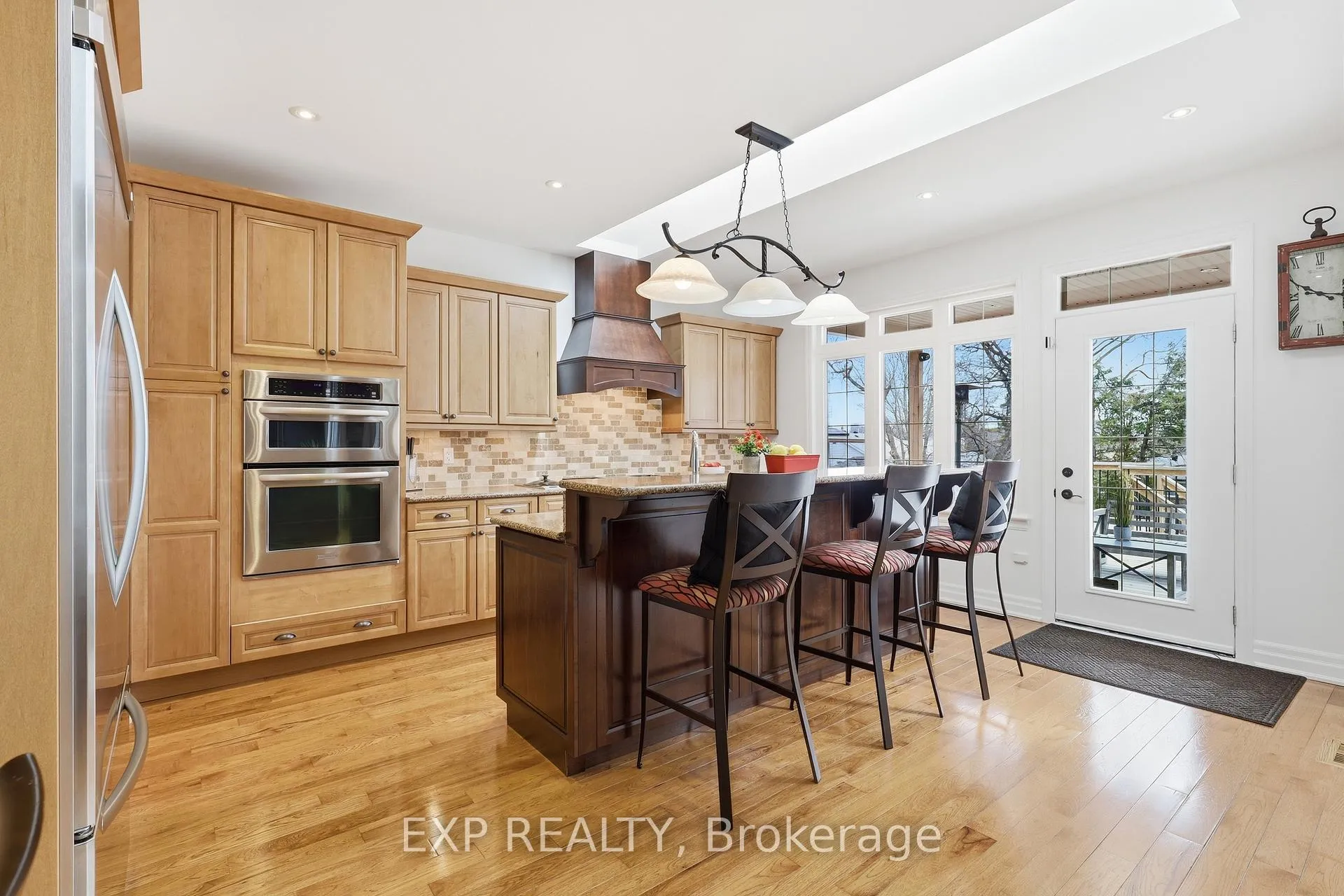 Photo 11 of 583 Park Crescent, Pickering, West Shore — HOMEH