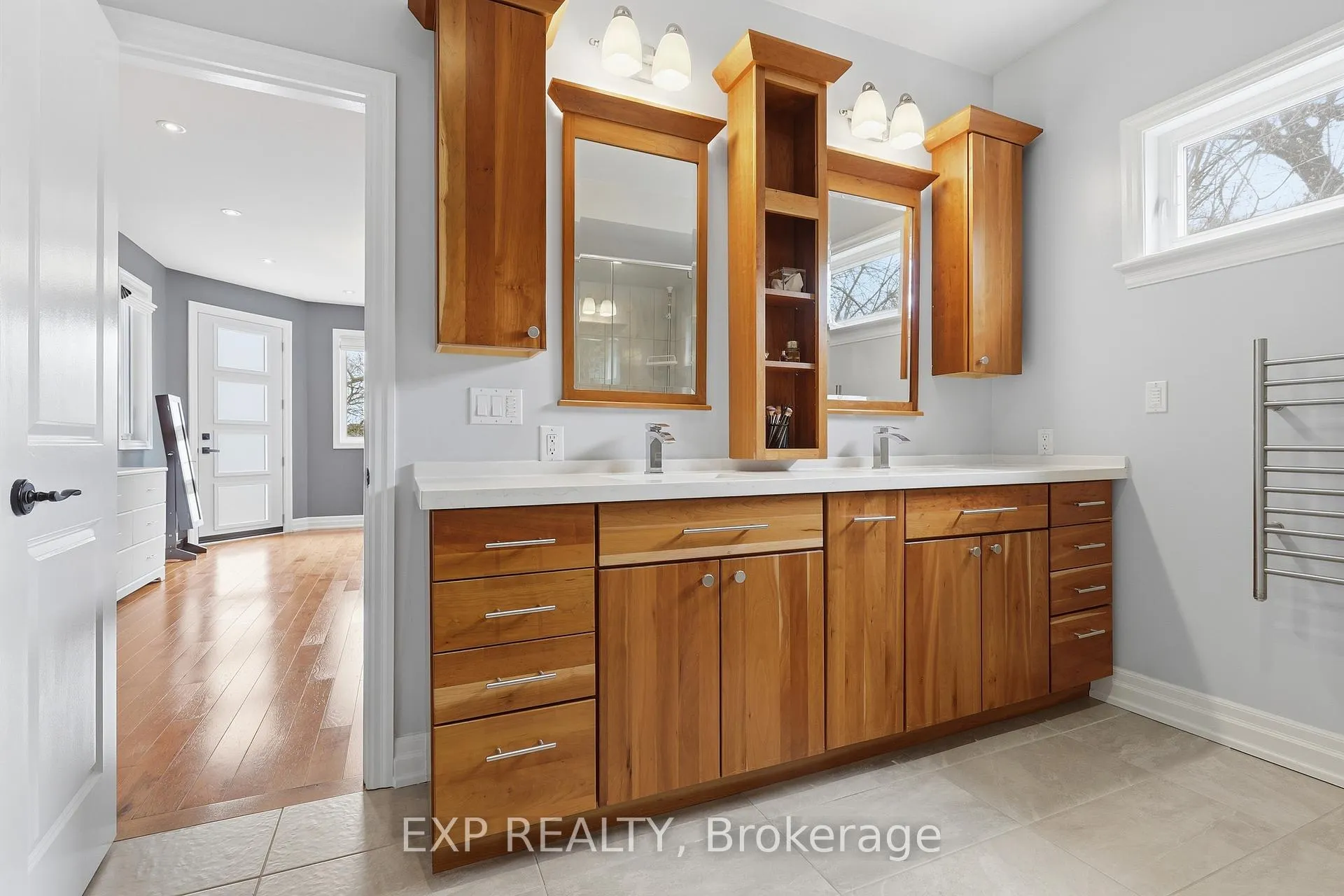 Photo 21 of 583 Park Crescent, Pickering, West Shore — HOMEH