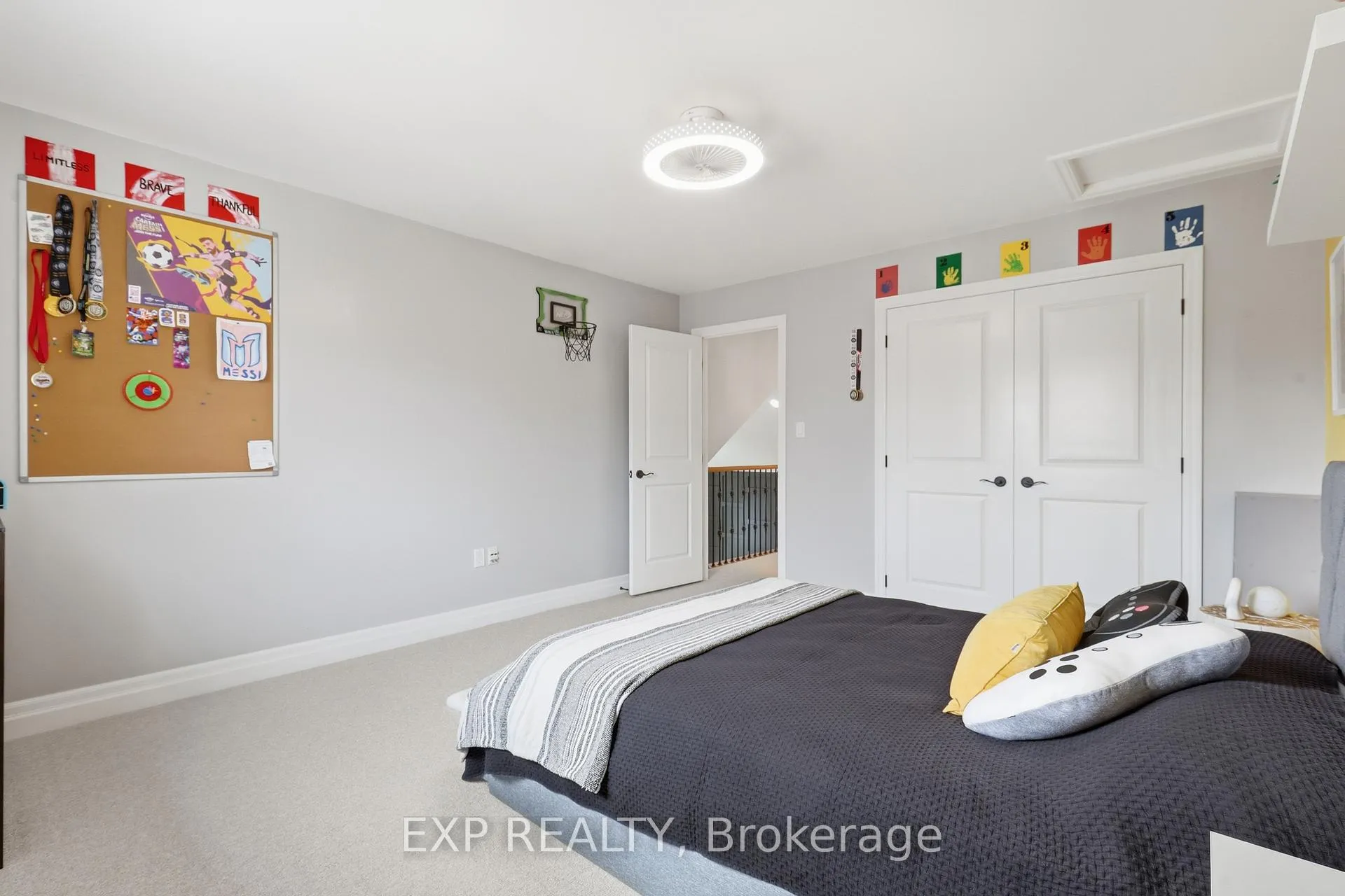 Photo 25 of 583 Park Crescent, Pickering, West Shore — HOMEH