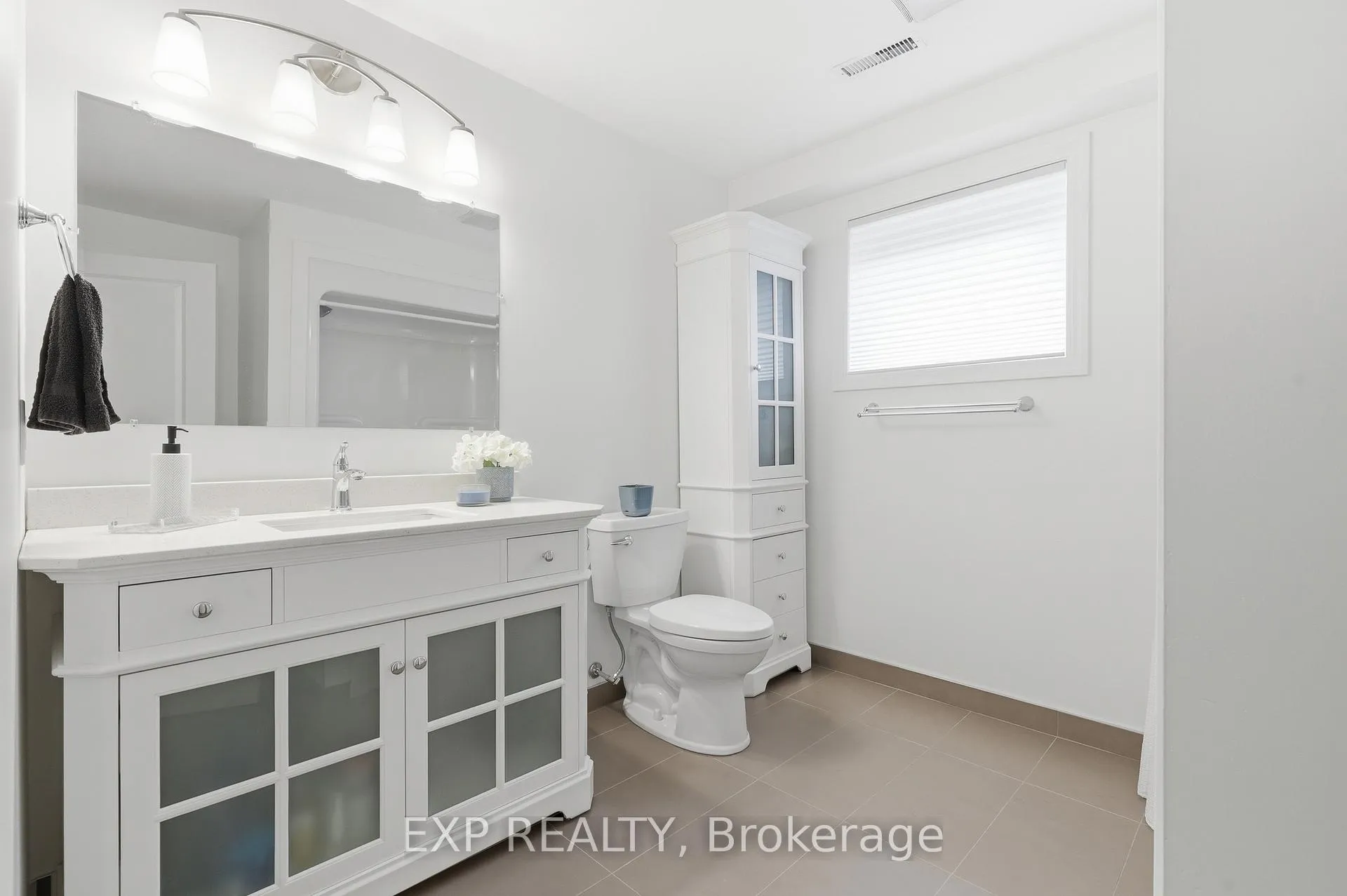 Photo 33 of 583 Park Crescent, Pickering, West Shore — HOMEH