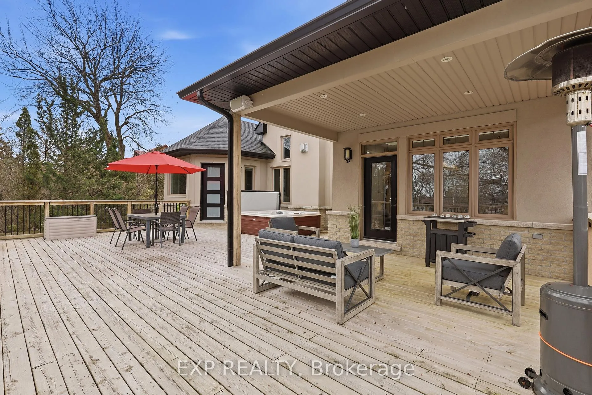 Photo 38 of 583 Park Crescent, Pickering, West Shore — HOMEH