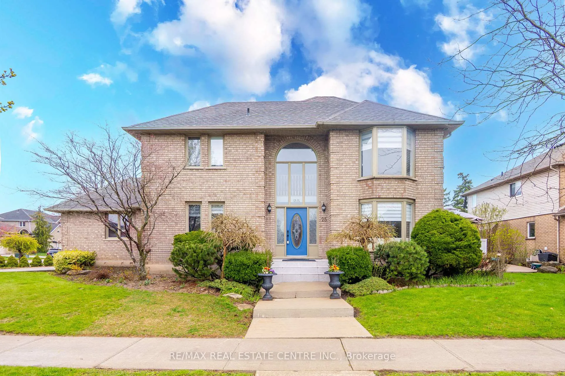 Front of 25 Highbury Drive