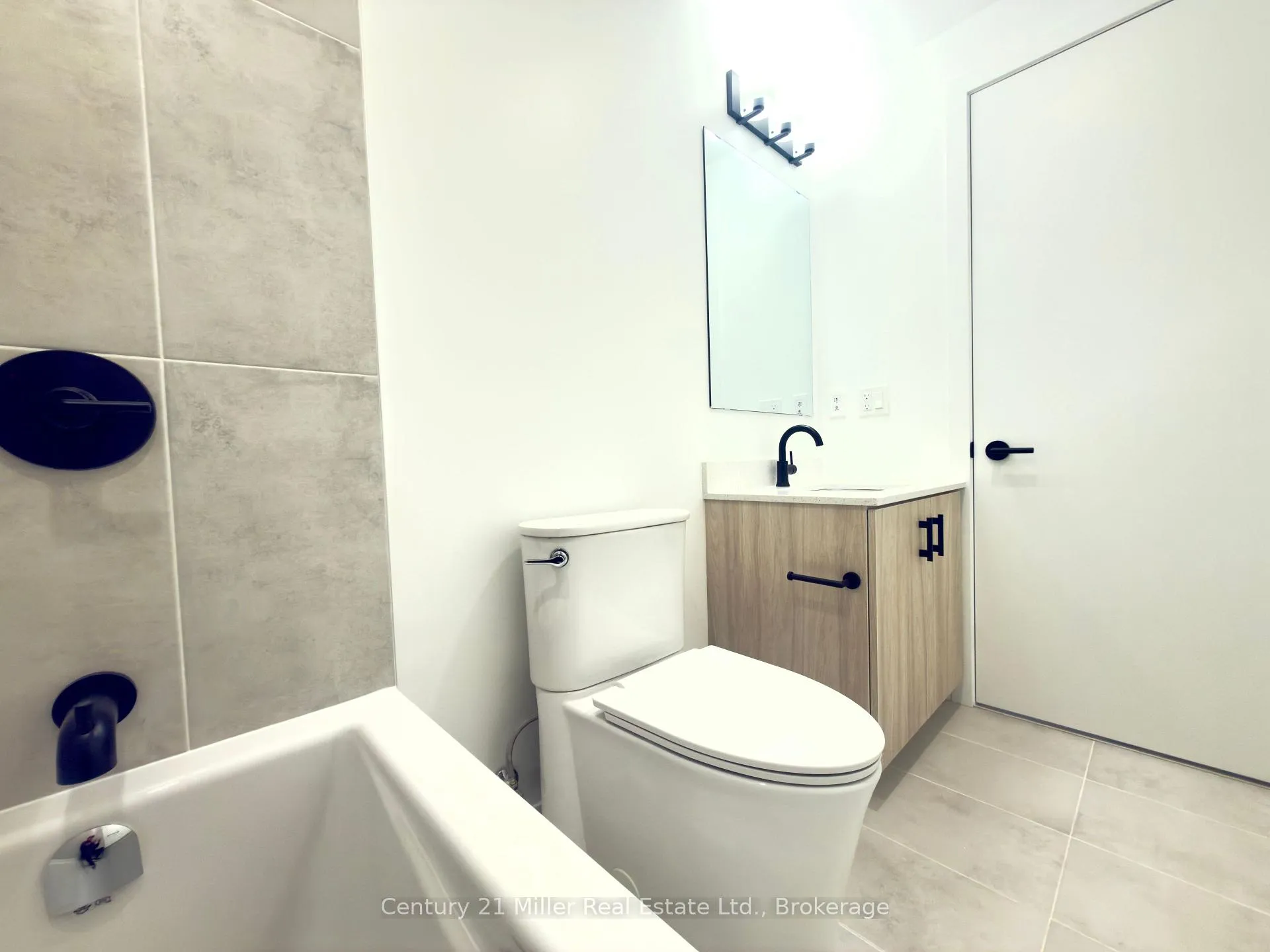 Photo 13 of Unit C-1008, 4878 Powers Common, Burlington, Alton — HOMEH