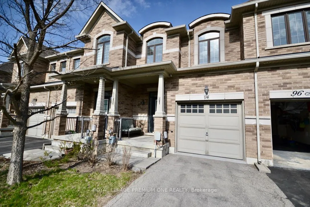 Front of 94 Alexie Way