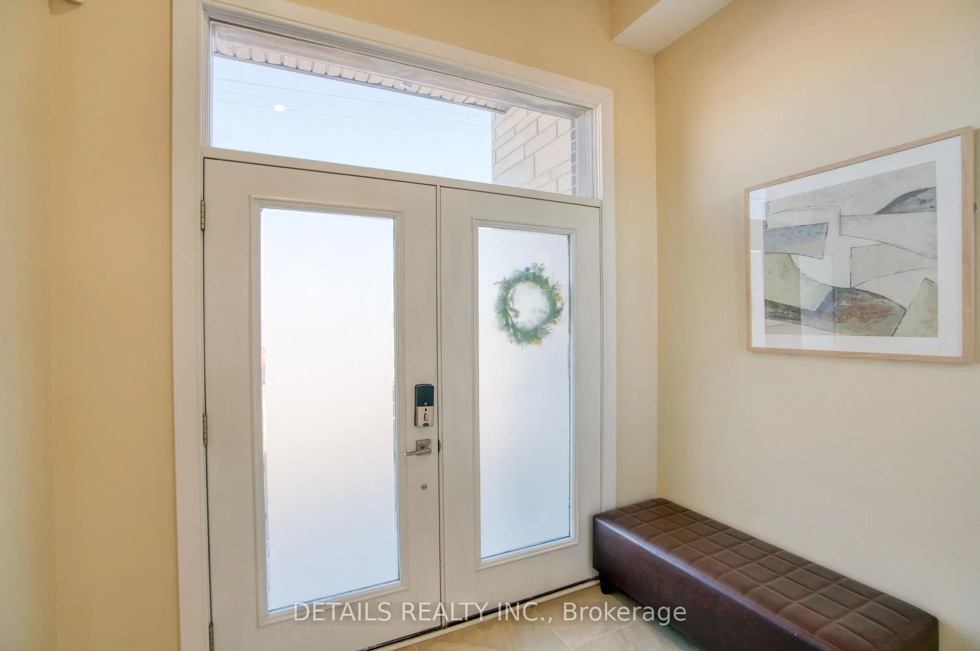 Photo 2 of 992 Baseline Road E, Ottawa, City View/Skyline/Fisher Heights/Parkwood Hills — HOMEH