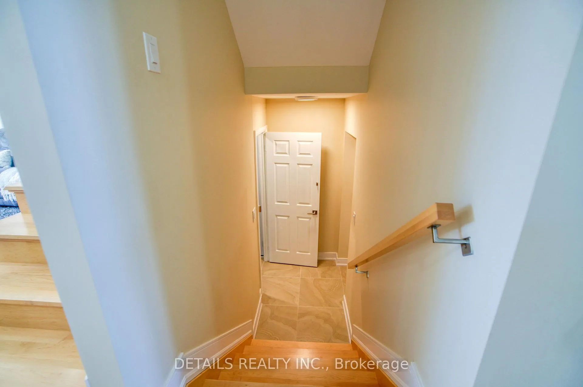 Photo 35 of 992 Baseline Road E, Ottawa, City View/Skyline/Fisher Heights/Parkwood Hills — HOMEH