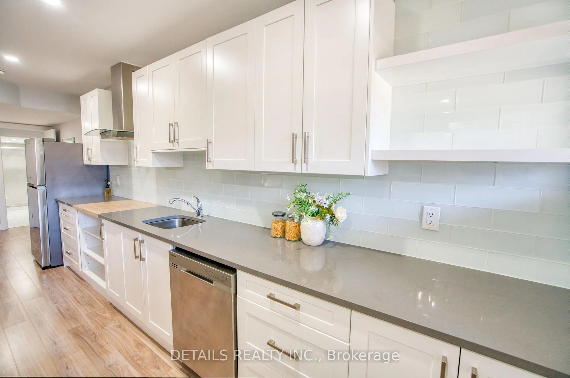 Photo 40 of 992 Baseline Road E, Ottawa, City View/Skyline/Fisher Heights/Parkwood Hills — HOMEH
