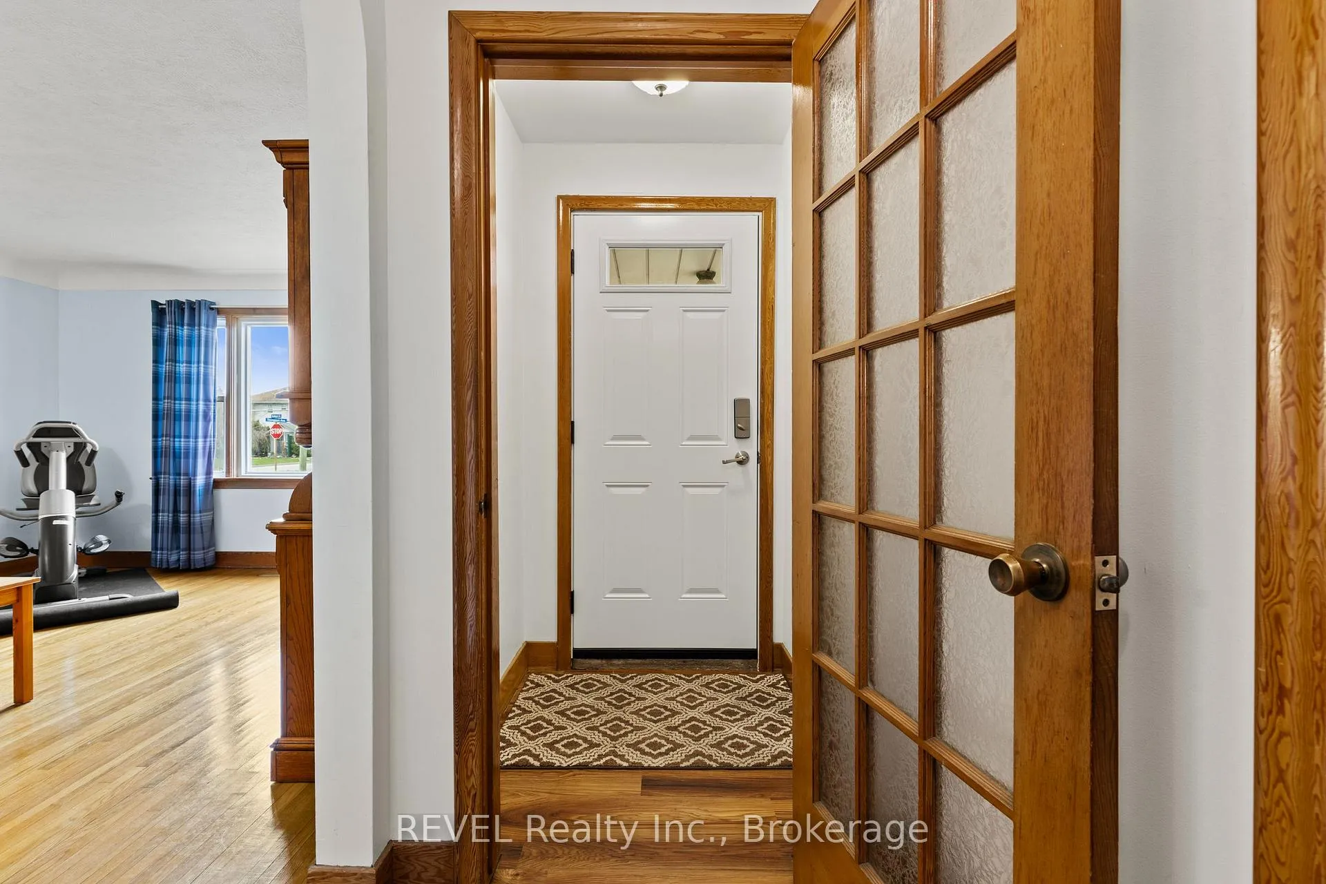 Photo 5 of 32 Thompson Avenue, Thorold, Thorold Downtown — HOMEH