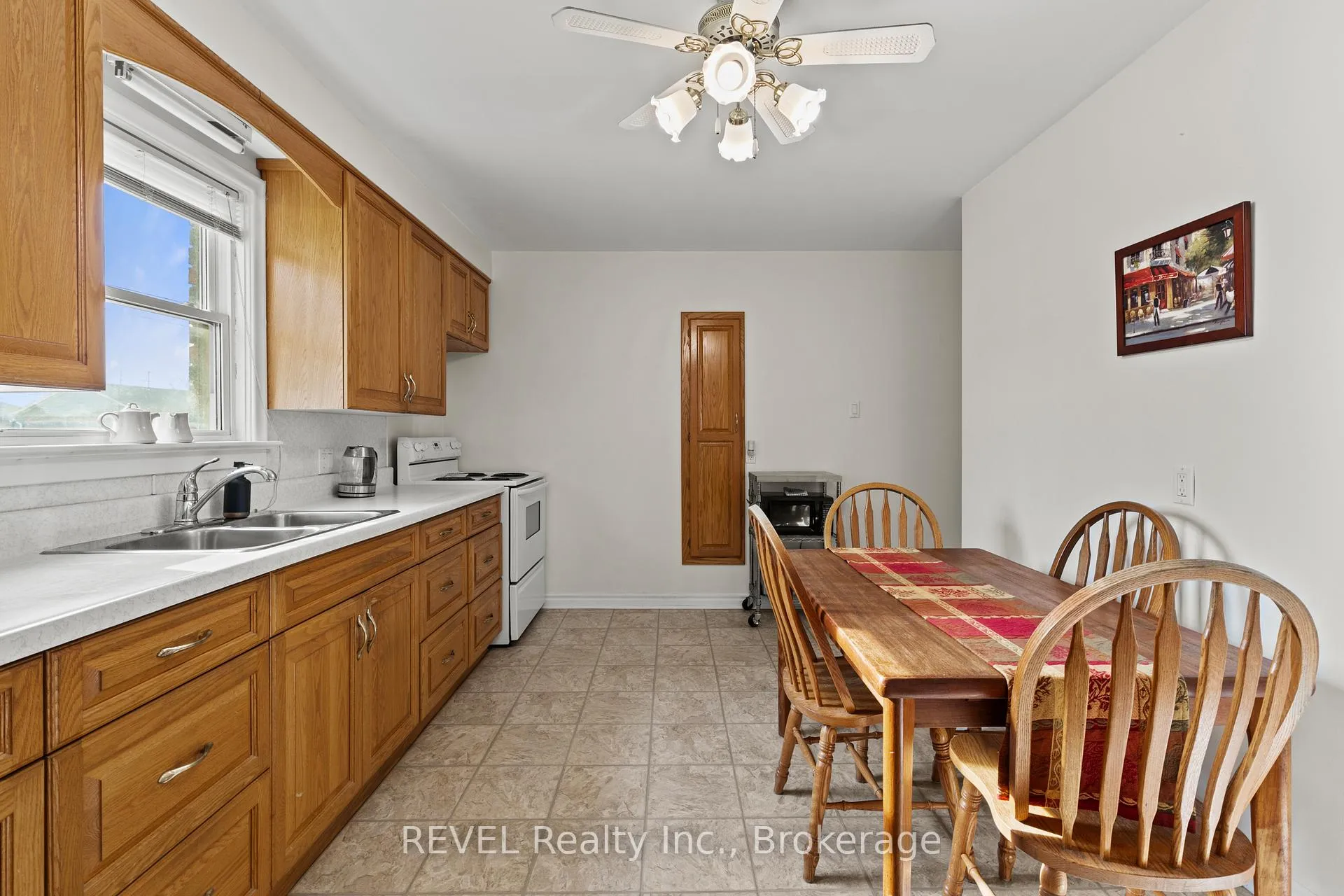Photo 12 of 32 Thompson Avenue, Thorold, Thorold Downtown — HOMEH