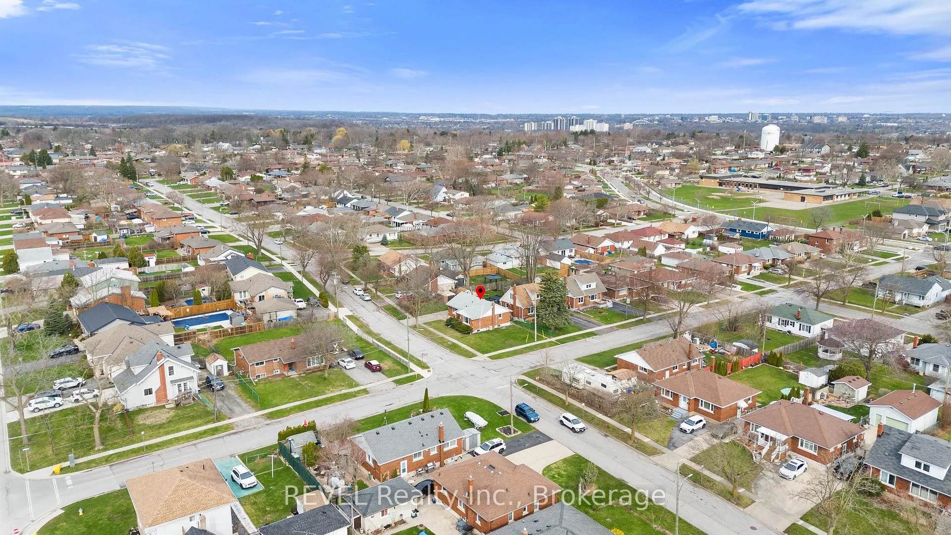 Photo 29 of 32 Thompson Avenue, Thorold, Thorold Downtown — HOMEH