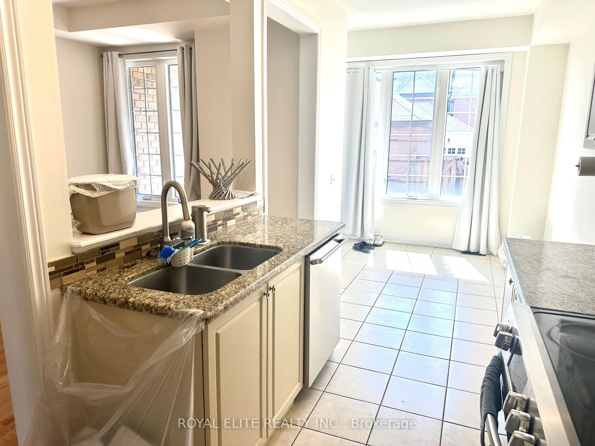 Photo 10 of 51 Locust Terrace, Markham, Wismer — HOMEH