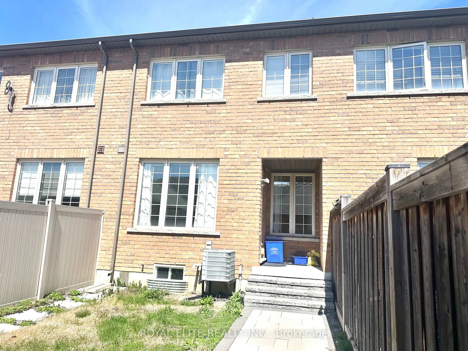 Photo 32 of 51 Locust Terrace, Markham, Wismer — HOMEH