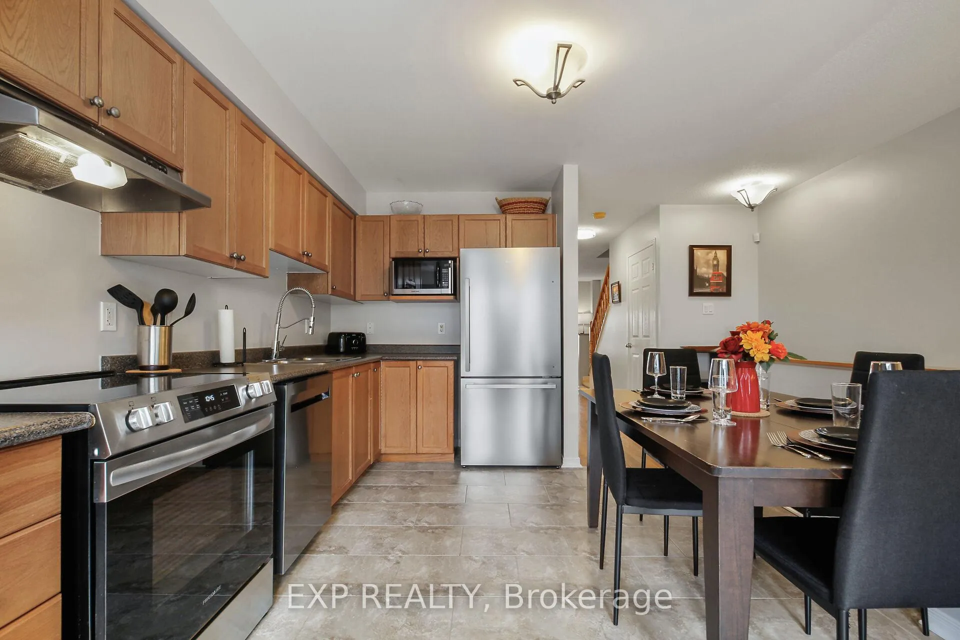 Photo 8 of 321 Wiffen Private, Ottawa, Westcliffe Estates — HOMEH