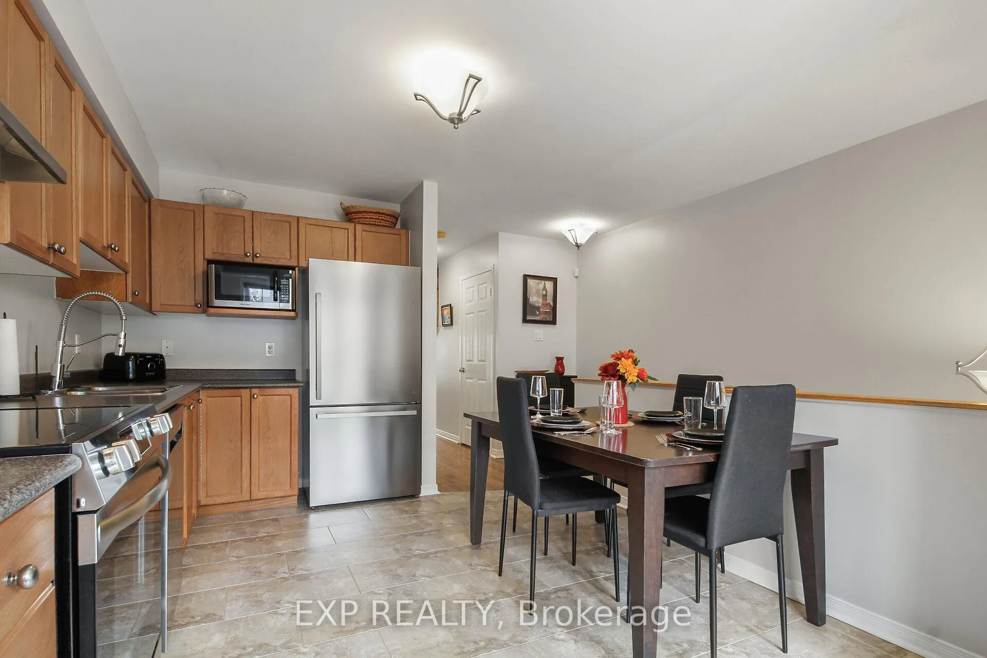 Photo 9 of 321 Wiffen Private, Ottawa, Westcliffe Estates — HOMEH