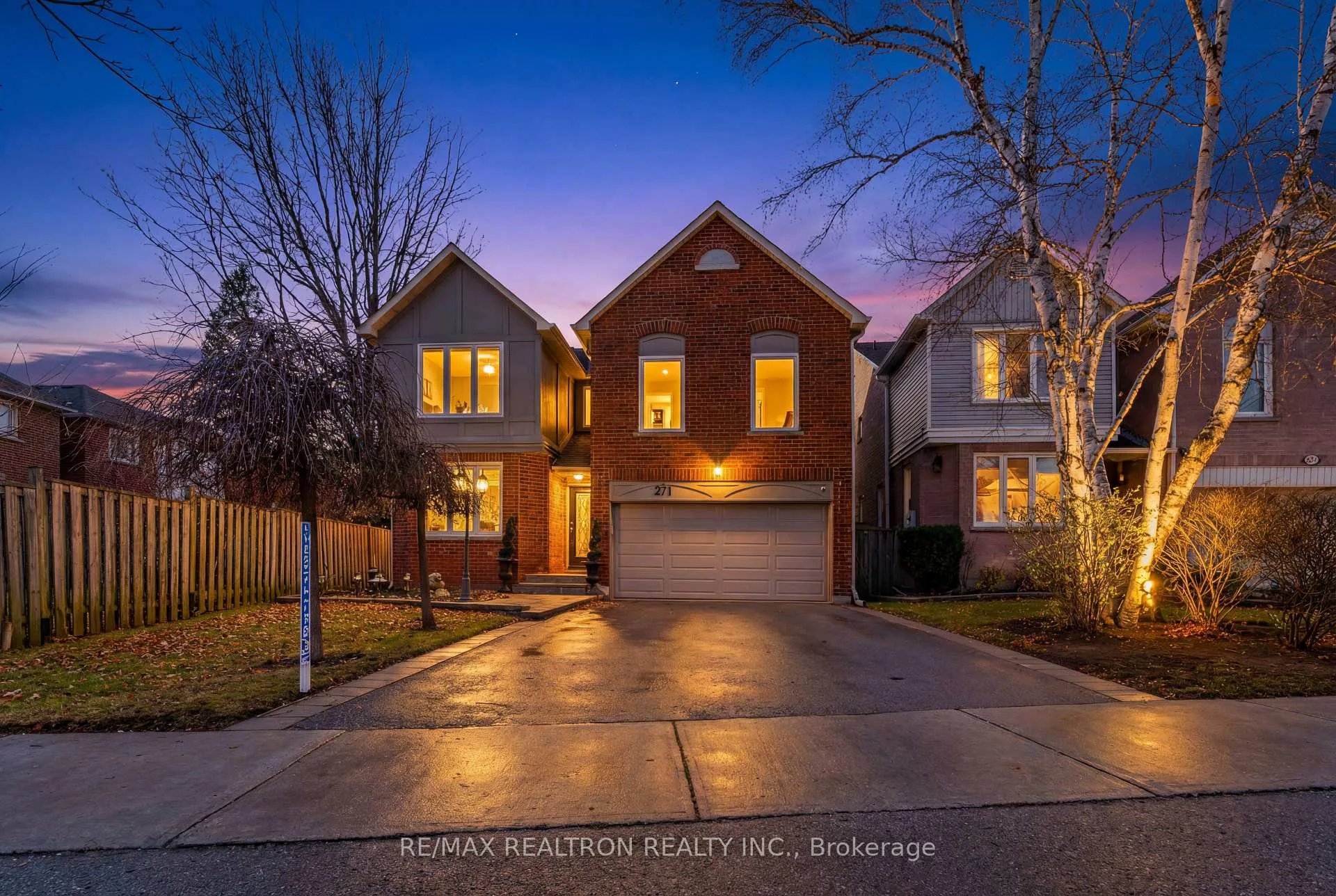 Photo 2 of 271 Rose Green Drive, Vaughan, Uplands — HOMEH