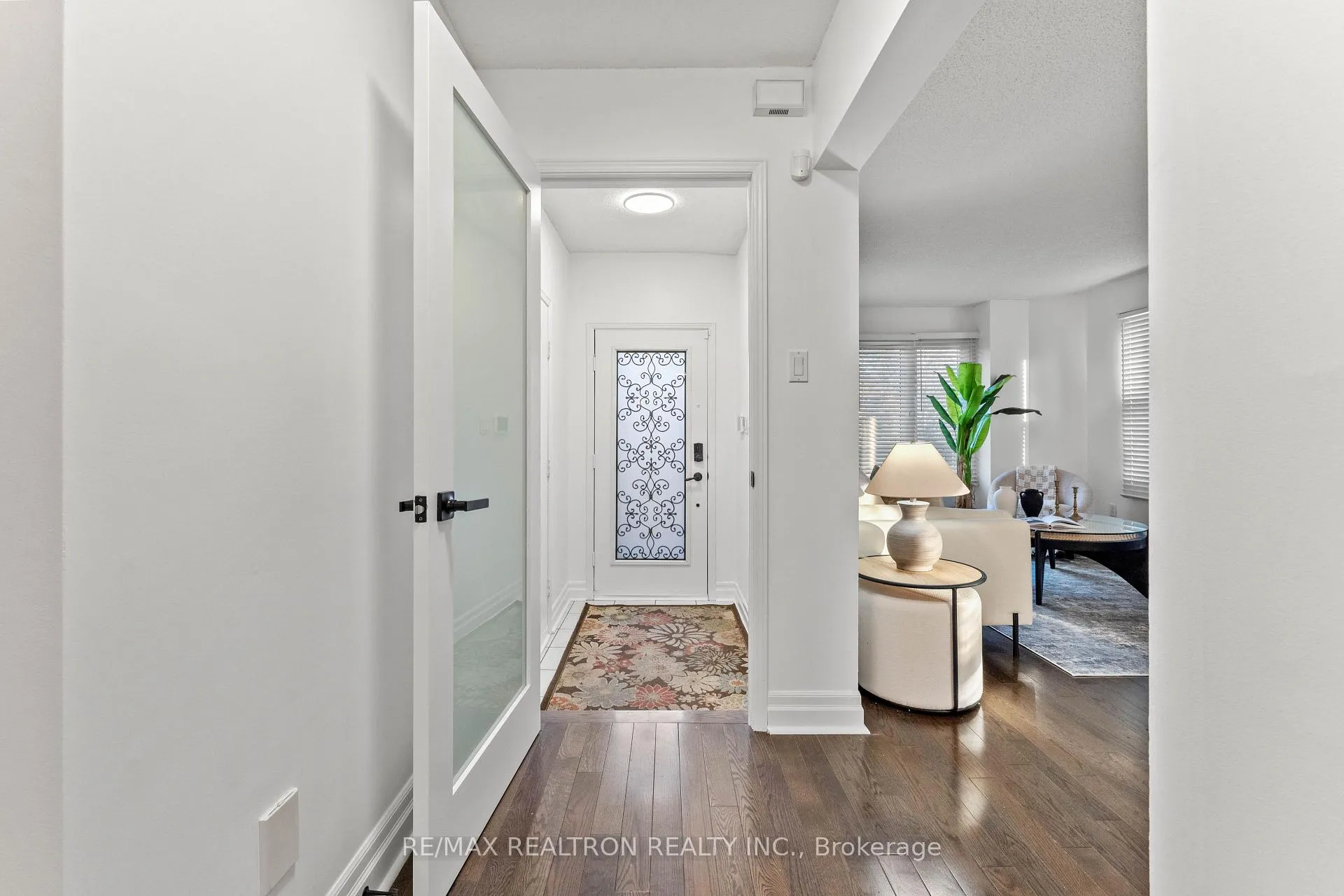 Photo 4 of 271 Rose Green Drive, Vaughan, Uplands — HOMEH