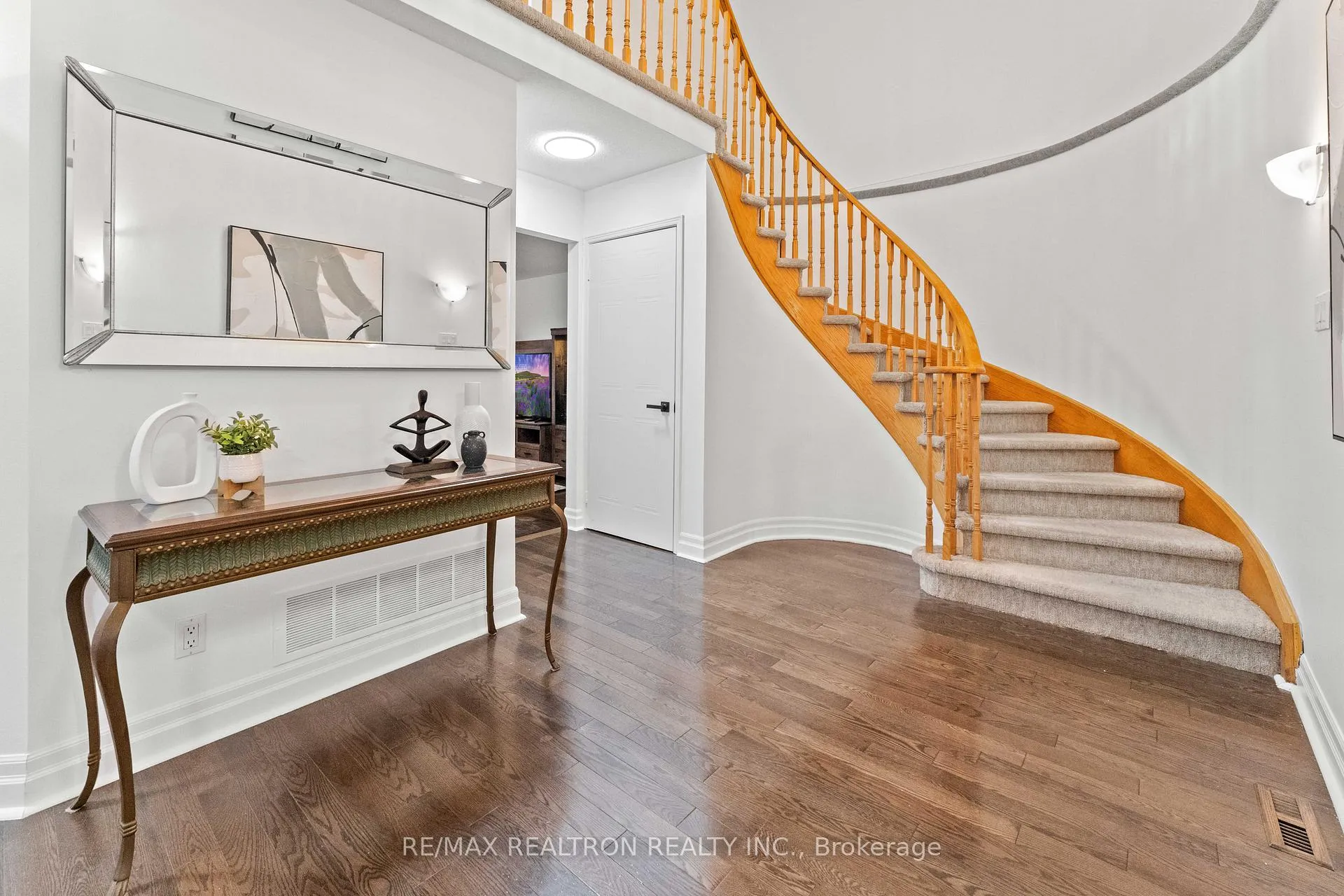 Photo 19 of 271 Rose Green Drive, Vaughan, Uplands — HOMEH