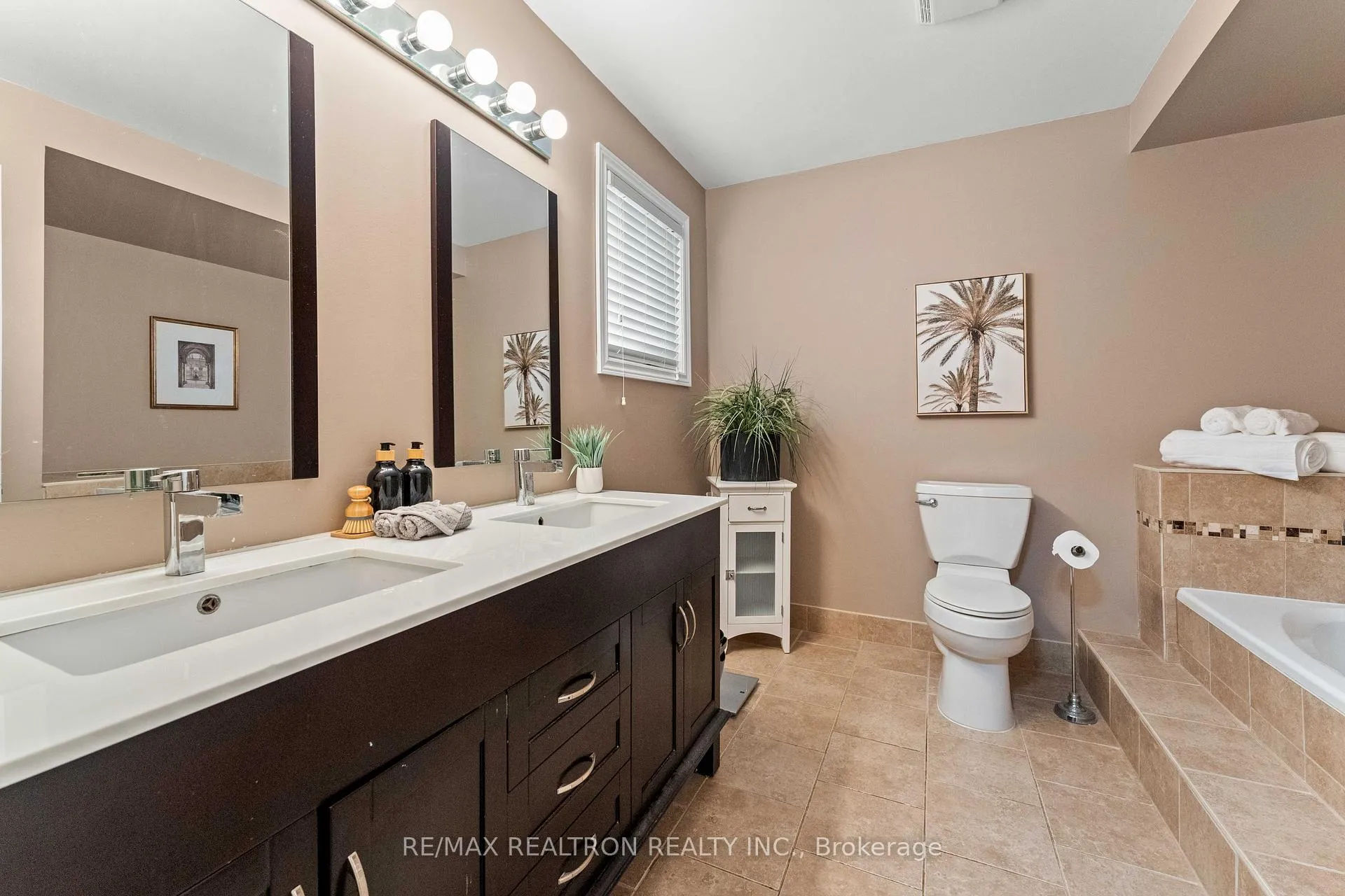 Photo 38 of 271 Rose Green Drive, Vaughan, Uplands — HOMEH