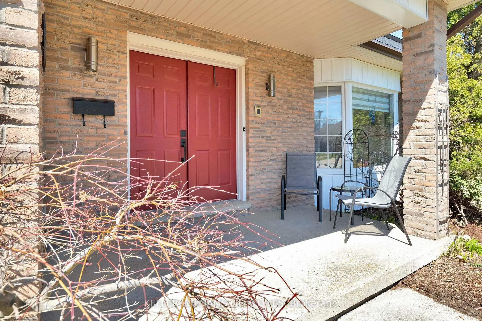 Photo 5 of 62 Fourwinds Road, London, South K — HOMEH