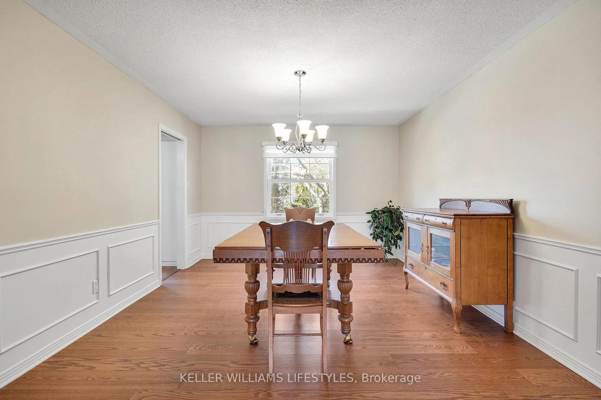 Photo 10 of 62 Fourwinds Road, London, South K — HOMEH