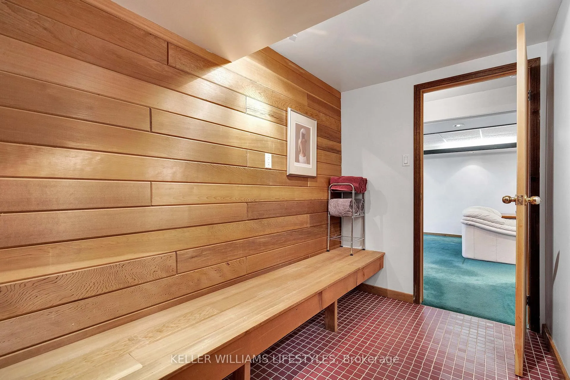 Photo 36 of 62 Fourwinds Road, London, South K — HOMEH