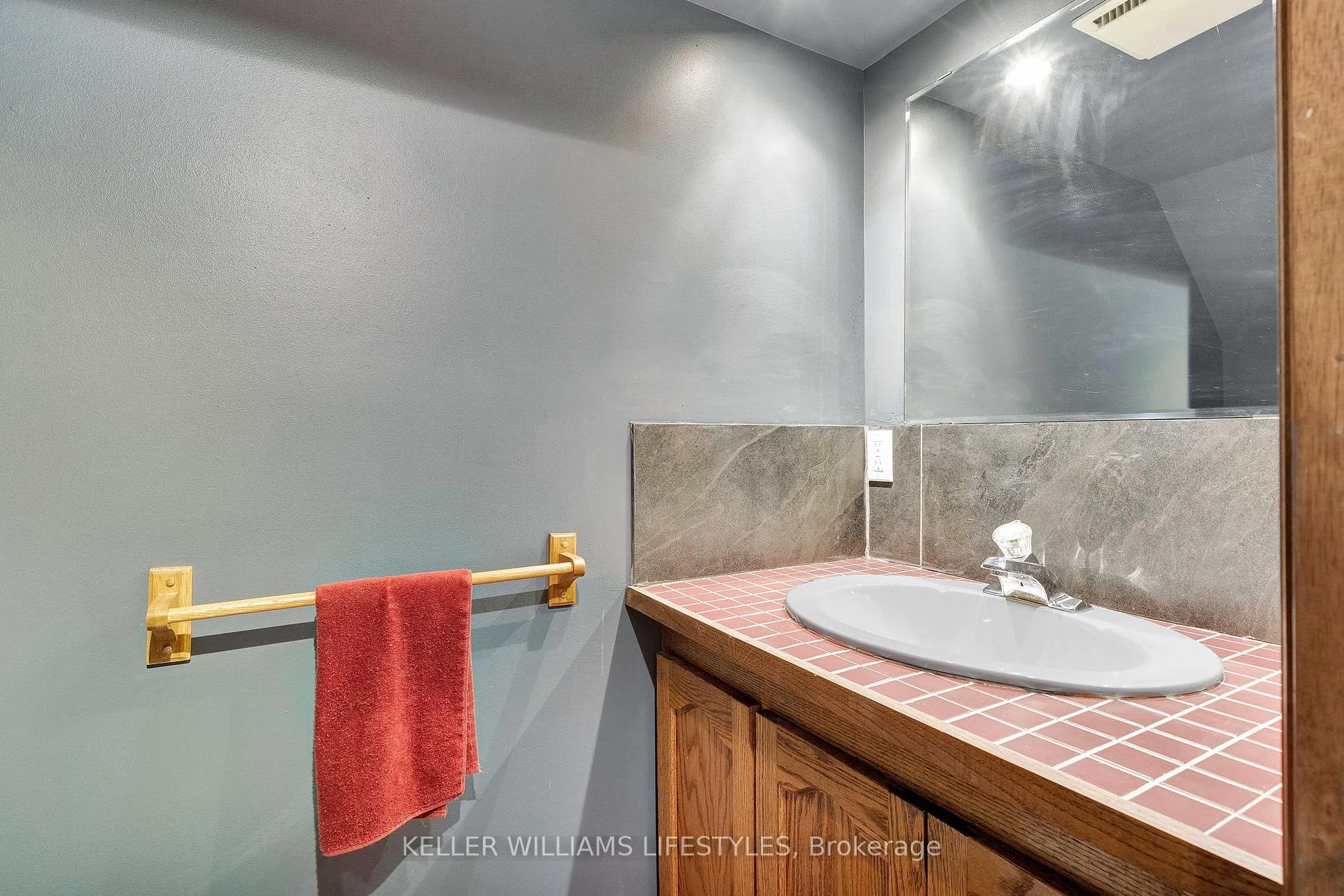 Photo 38 of 62 Fourwinds Road, London, South K — HOMEH