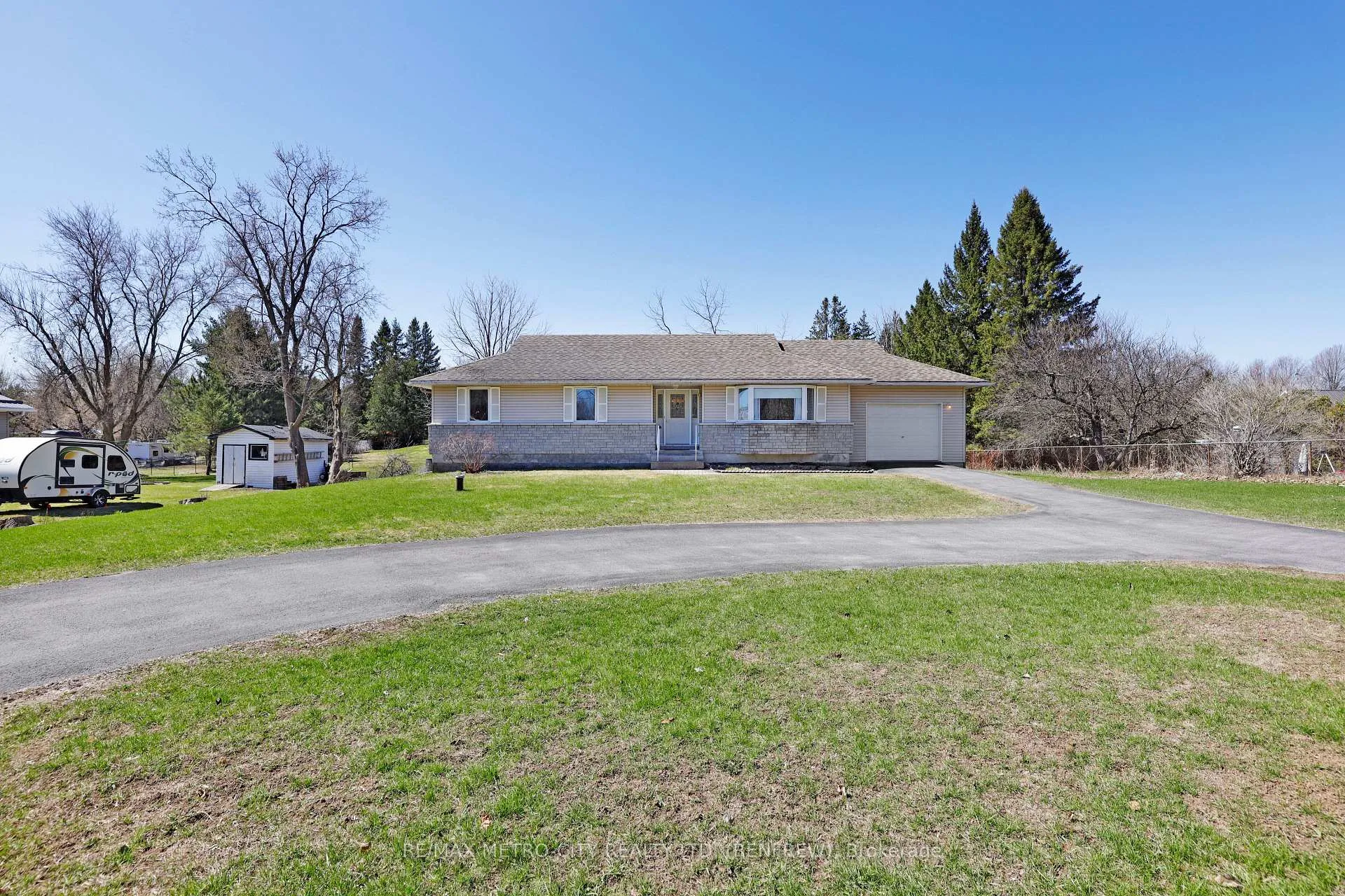 Photo 2 of 3805 Burnstown Road, Renfrew — HOMEH