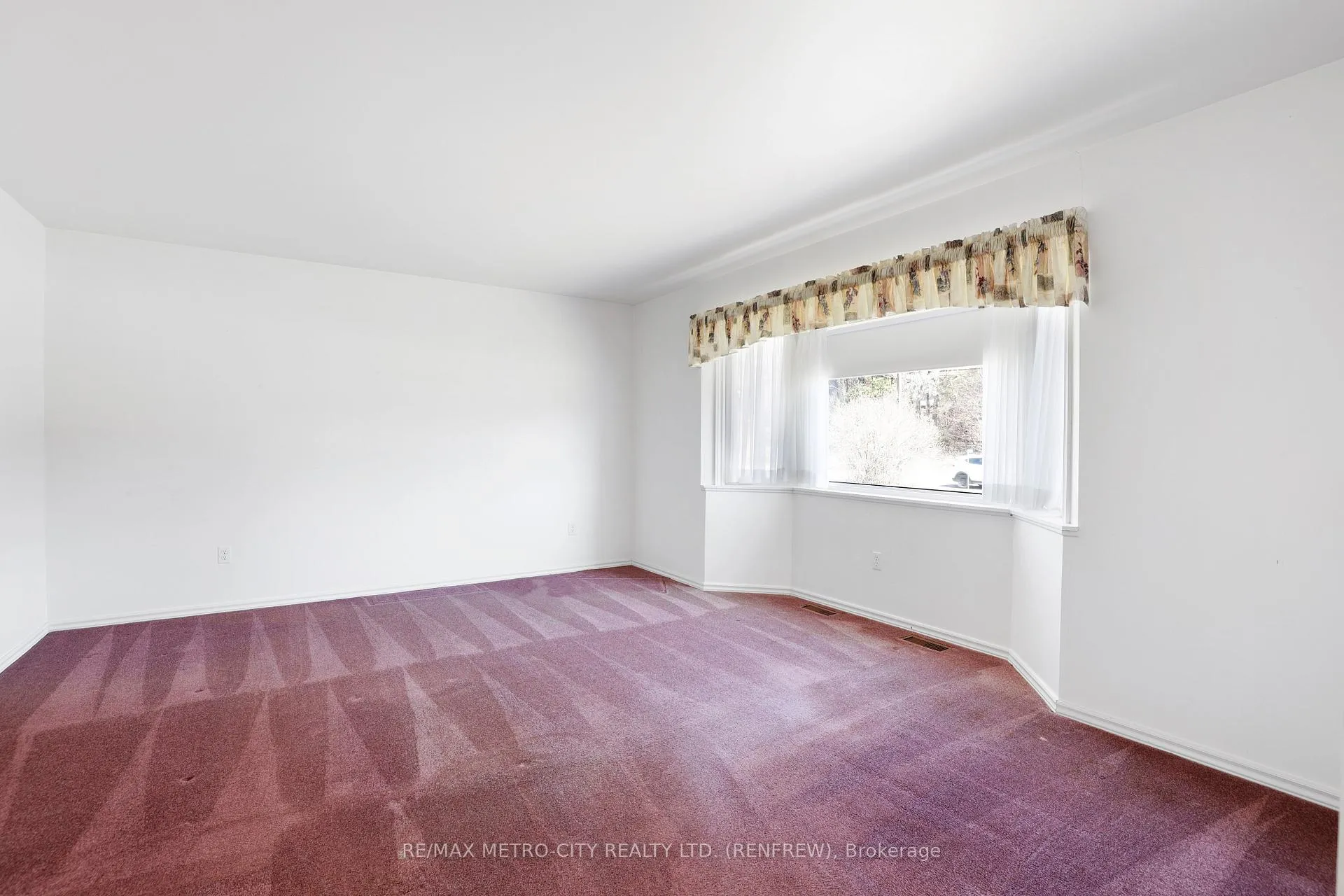 Photo 8 of 3805 Burnstown Road, Renfrew — HOMEH