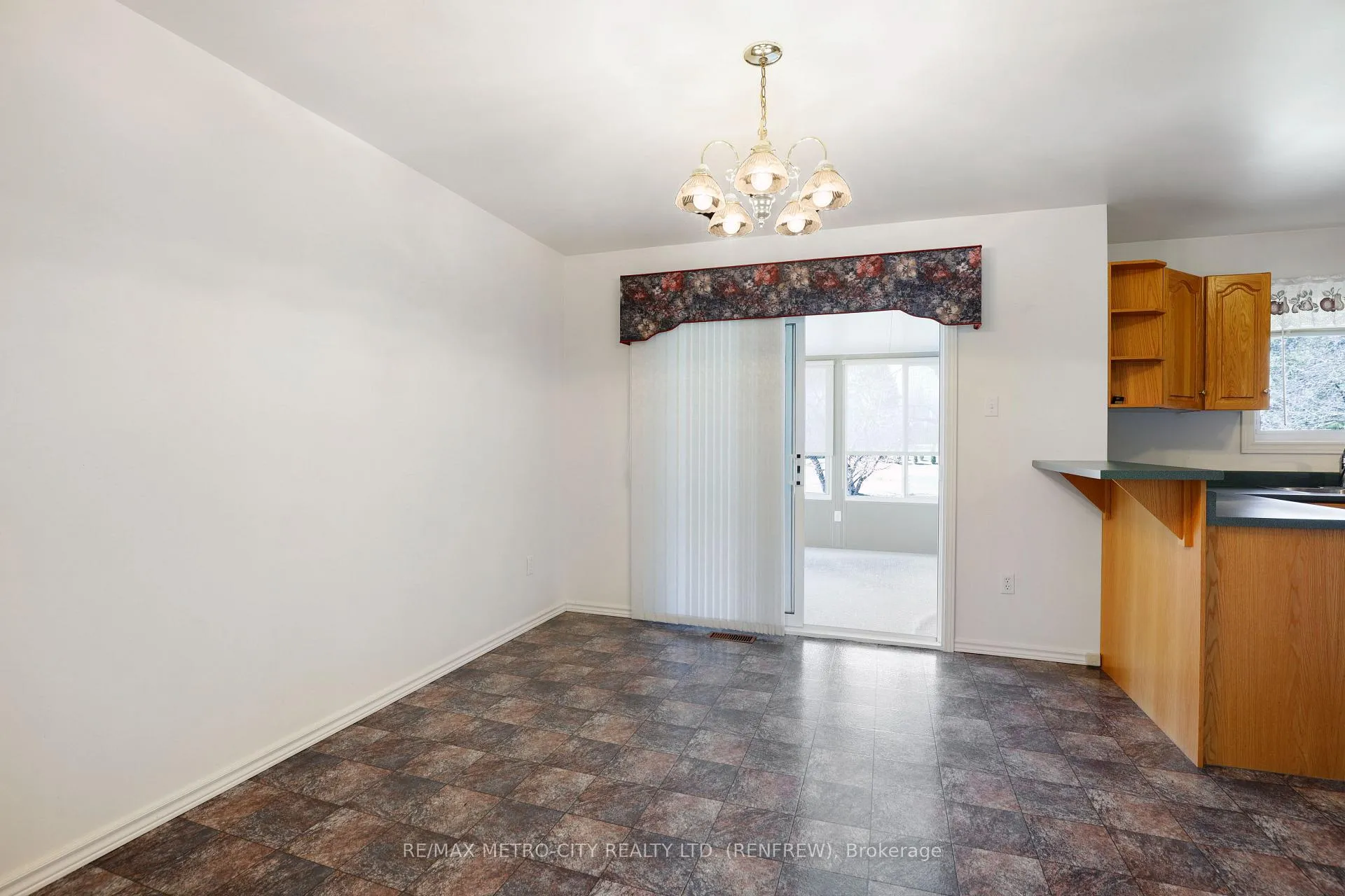 Photo 11 of 3805 Burnstown Road, Renfrew — HOMEH