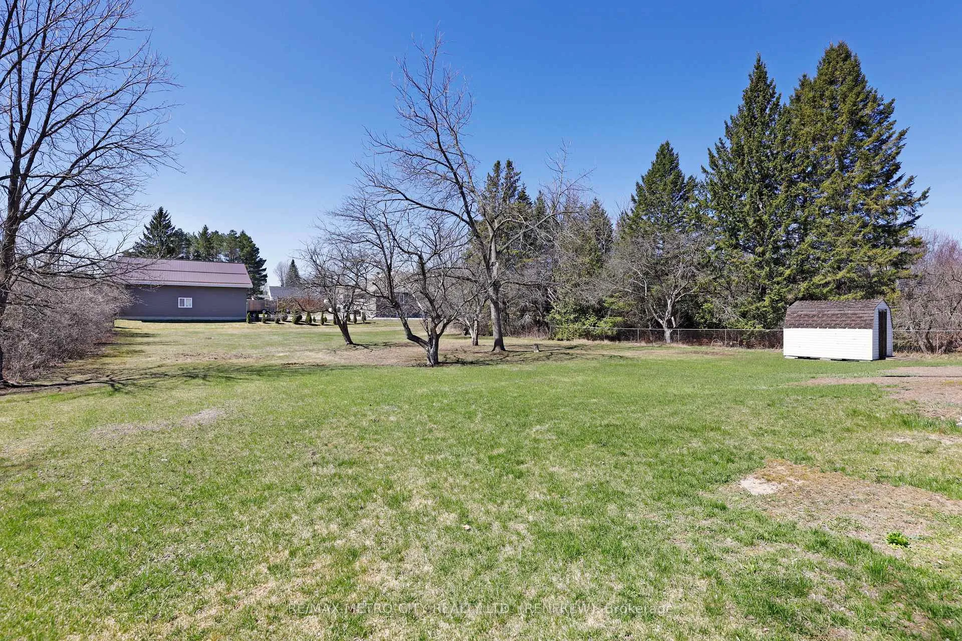 Photo 32 of 3805 Burnstown Road, Renfrew — HOMEH