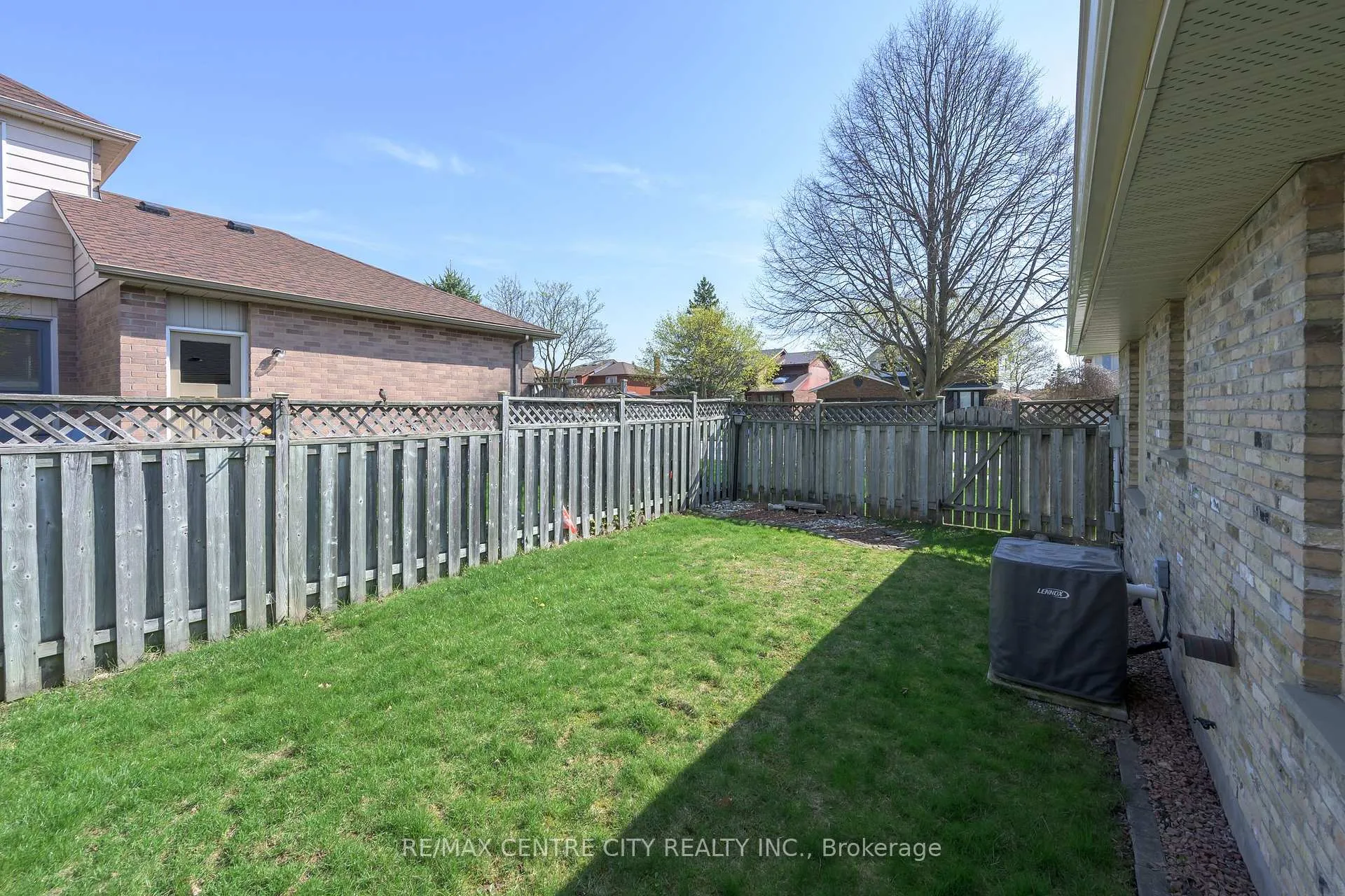 Photo 7 of 55 Pine Valley Drive, London, South N — HOMEH