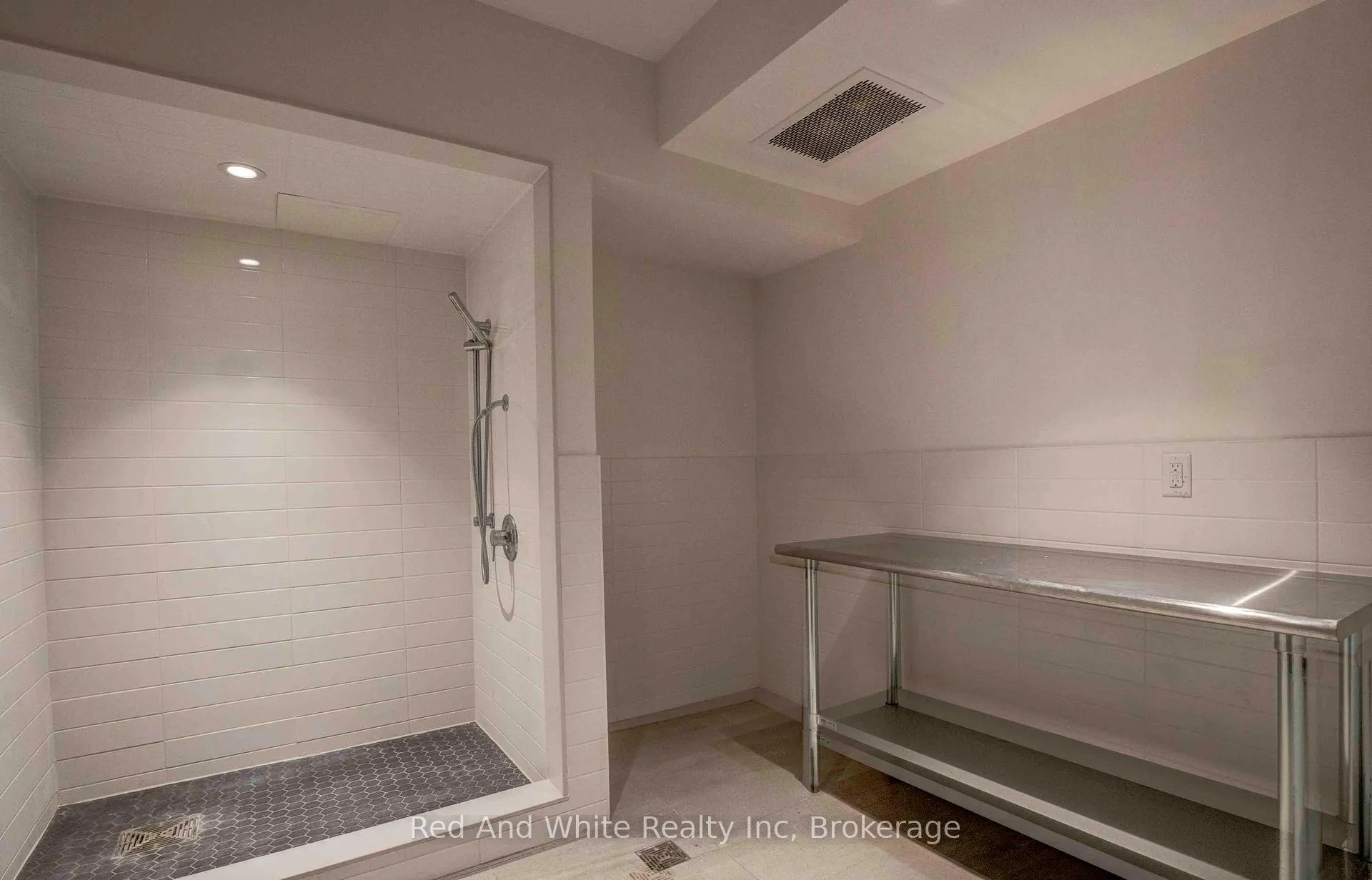 Photo 23 of Unit 803, 55 Duke Street W, Kitchener, City Commercial Core — HOMEH