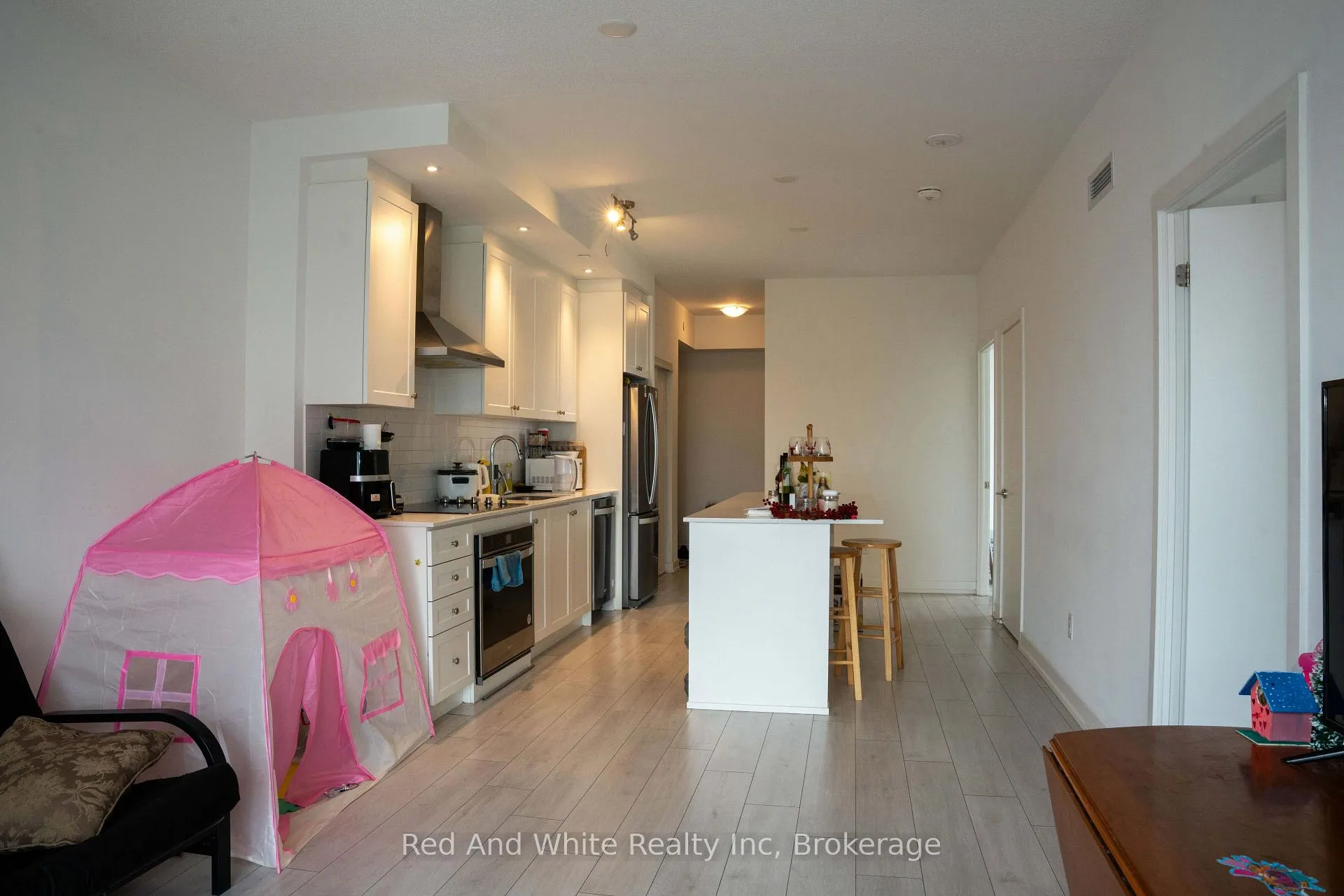 Photo 32 of Unit 803, 55 Duke Street W, Kitchener, City Commercial Core — HOMEH